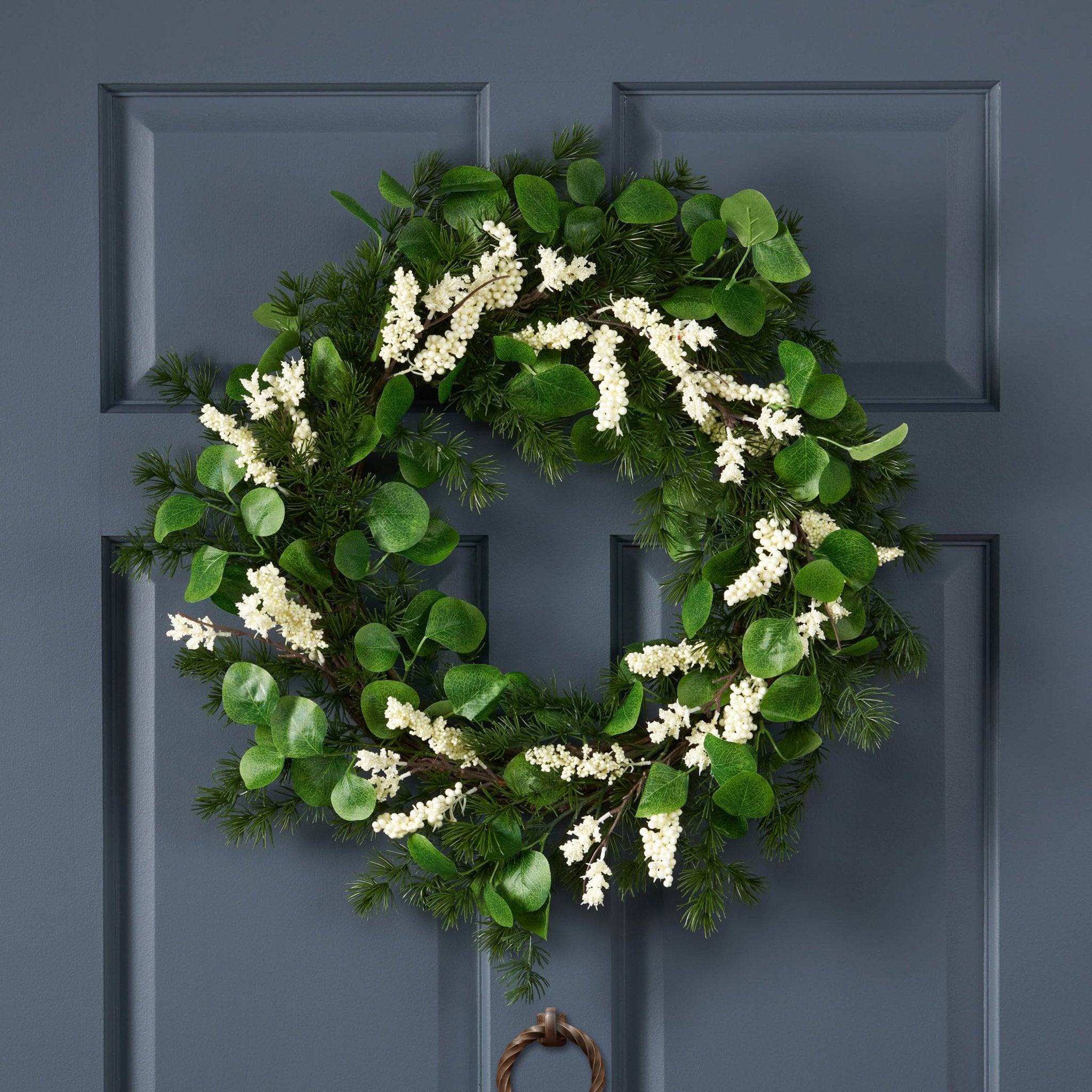 25.5 LEAVES/BERRY WREATH - Tuesday Morning - Pots & Planters