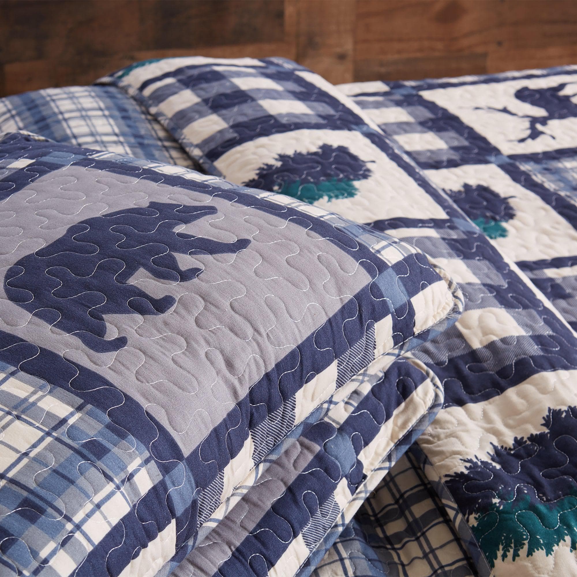 3 - Piece Lodge Quilt - Stonehurst Collection (3 Colors available) - Tuesday Morning - Comforters & Duvets