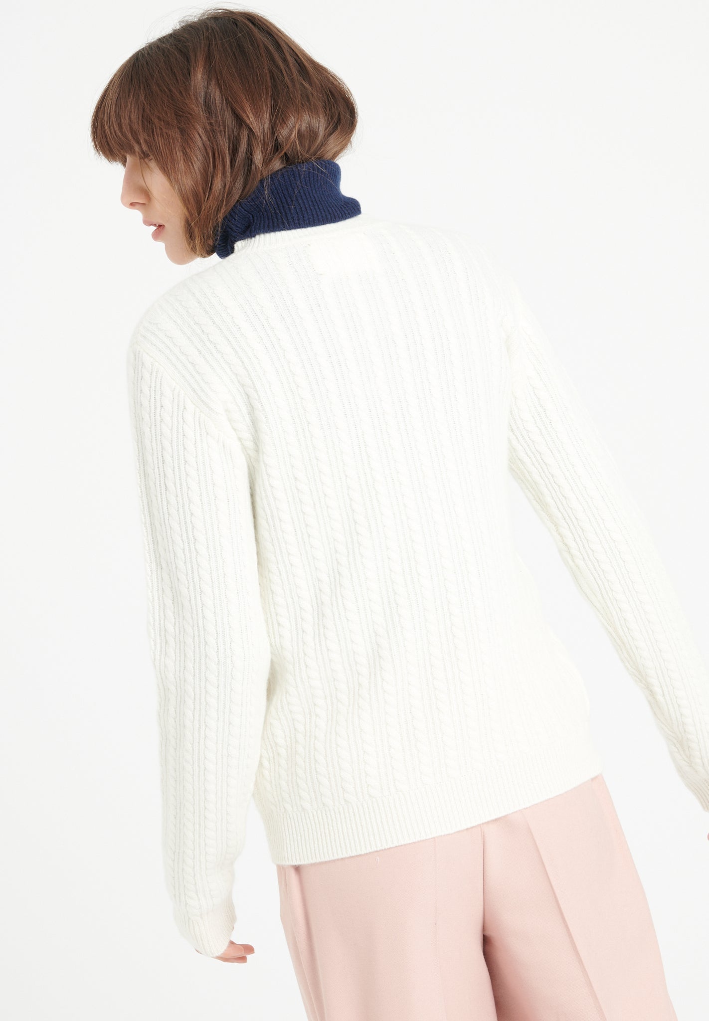 4 - thread cashmere cable - knit round - neck sweater ecru white - Tuesday Morning - Sweaters & Hoodies