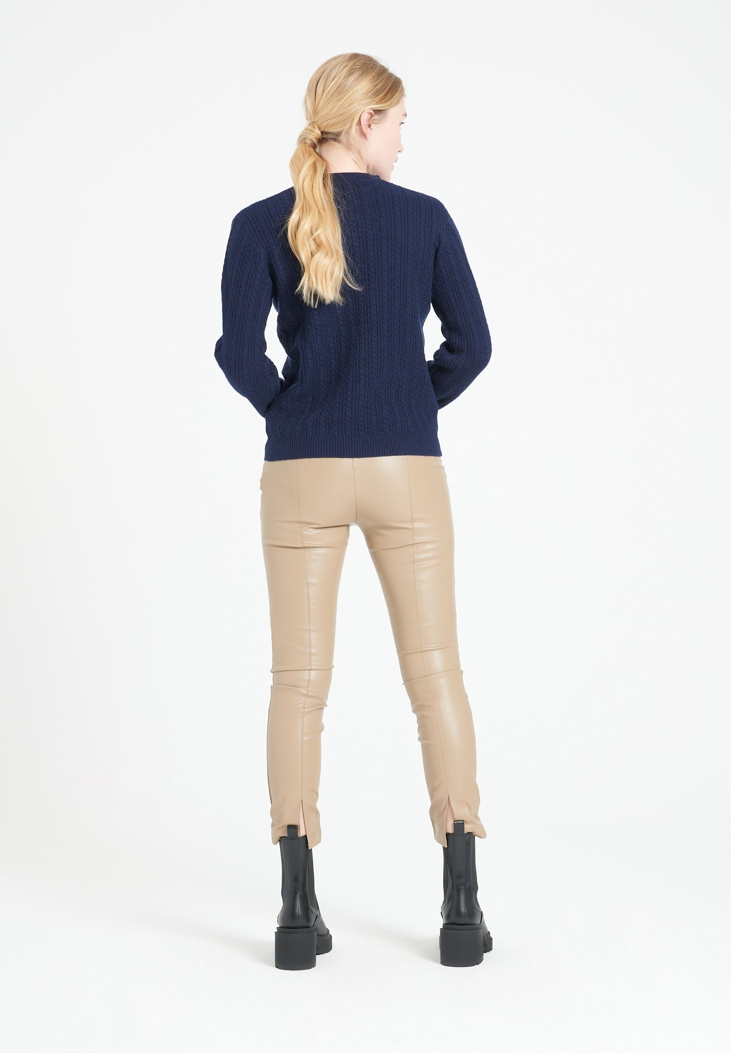 4 - thread cashmere cable - knit round - neck sweater navy blue - Tuesday Morning - Sweaters & Hoodies