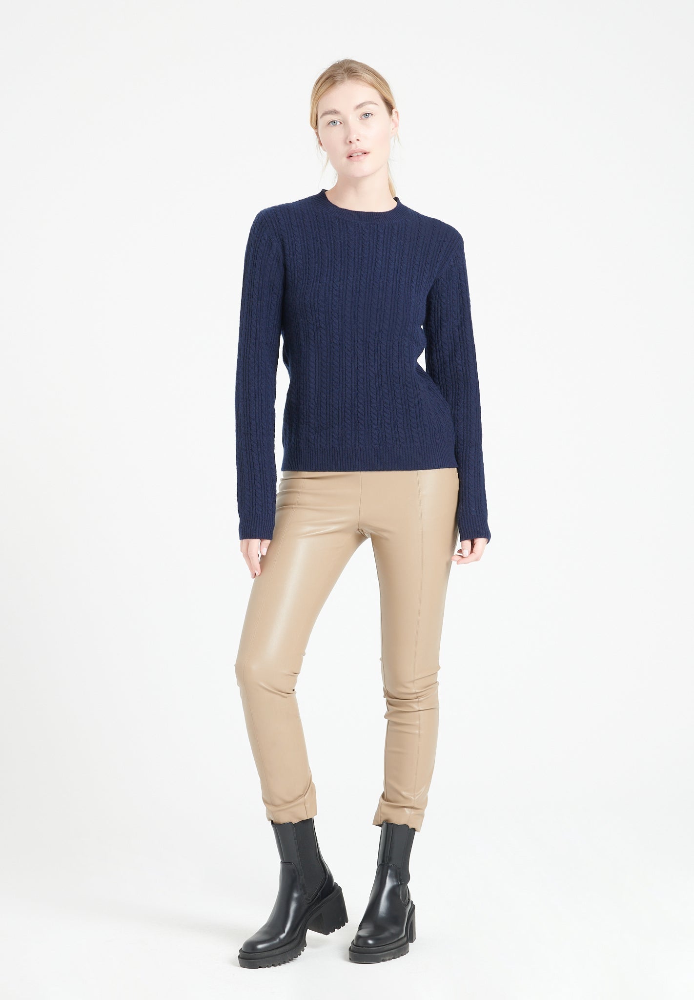 4 - thread cashmere cable - knit round - neck sweater navy blue - Tuesday Morning - Sweaters & Hoodies