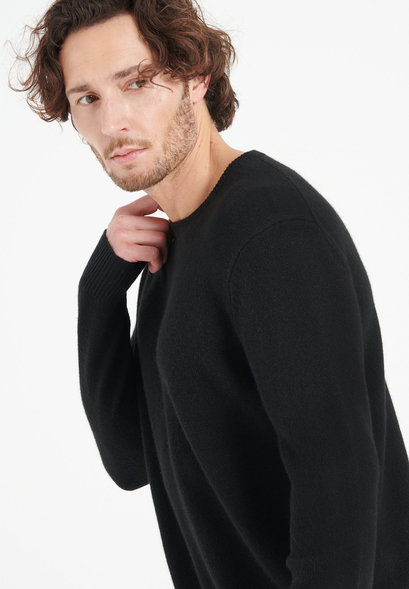 4 - thread cashmere round - neck sweater black - Tuesday Morning - Sweaters & Hoodies