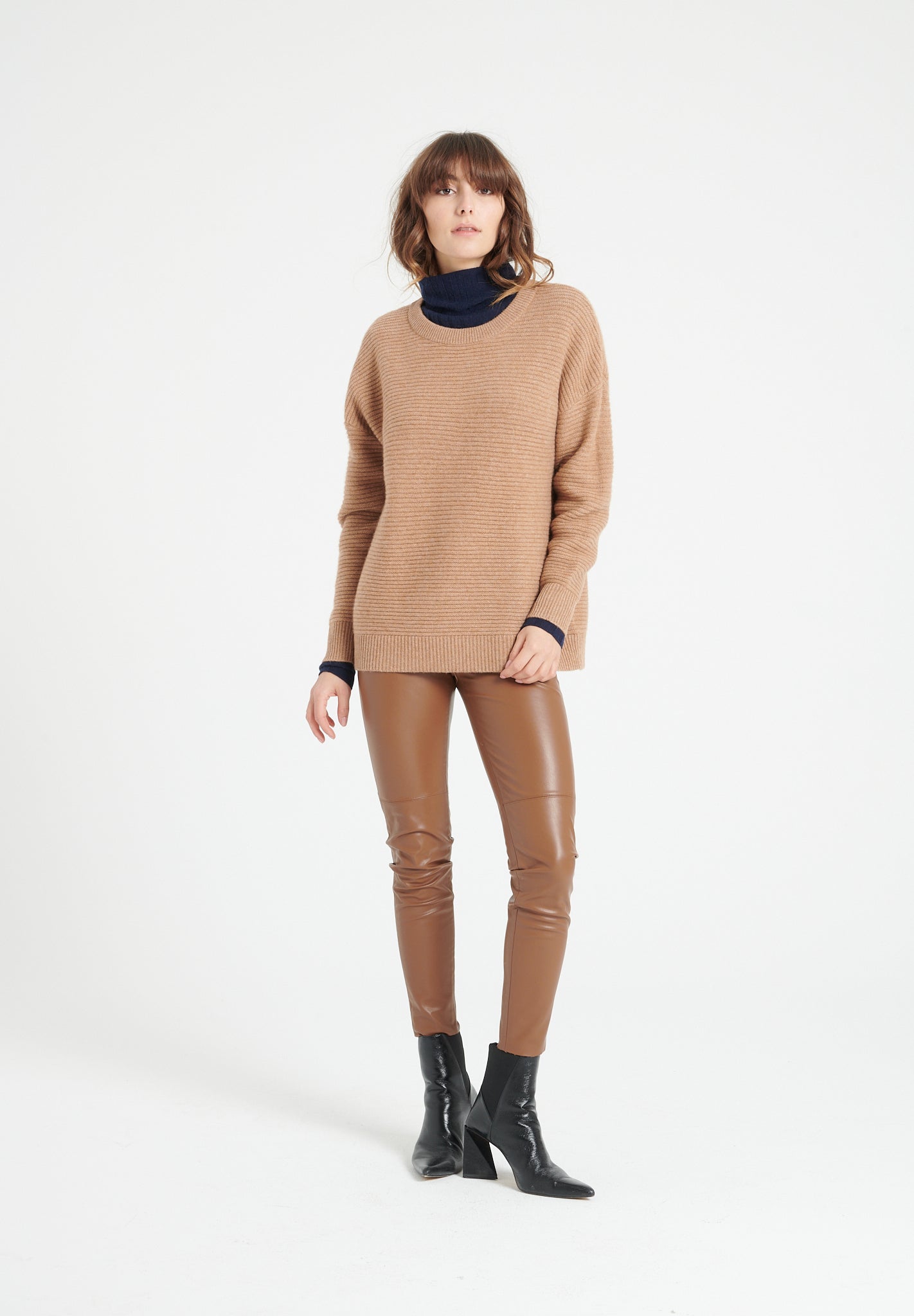 4 - thread cashmere round - neck sweater camel - Tuesday Morning - Sweaters & Hoodies