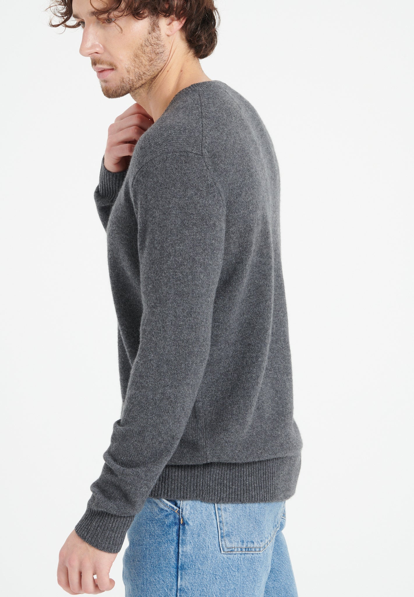 4 - thread cashmere round - neck sweater charcoal grey - Tuesday Morning - Sweaters & Hoodies