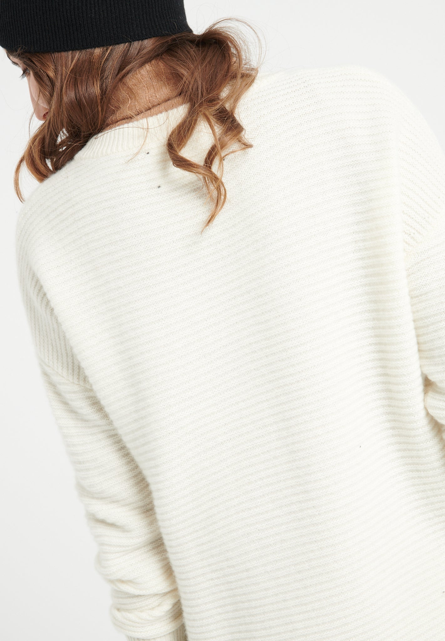 4 - thread cashmere round - neck sweater ecru white - Tuesday Morning - Sweaters & Hoodies