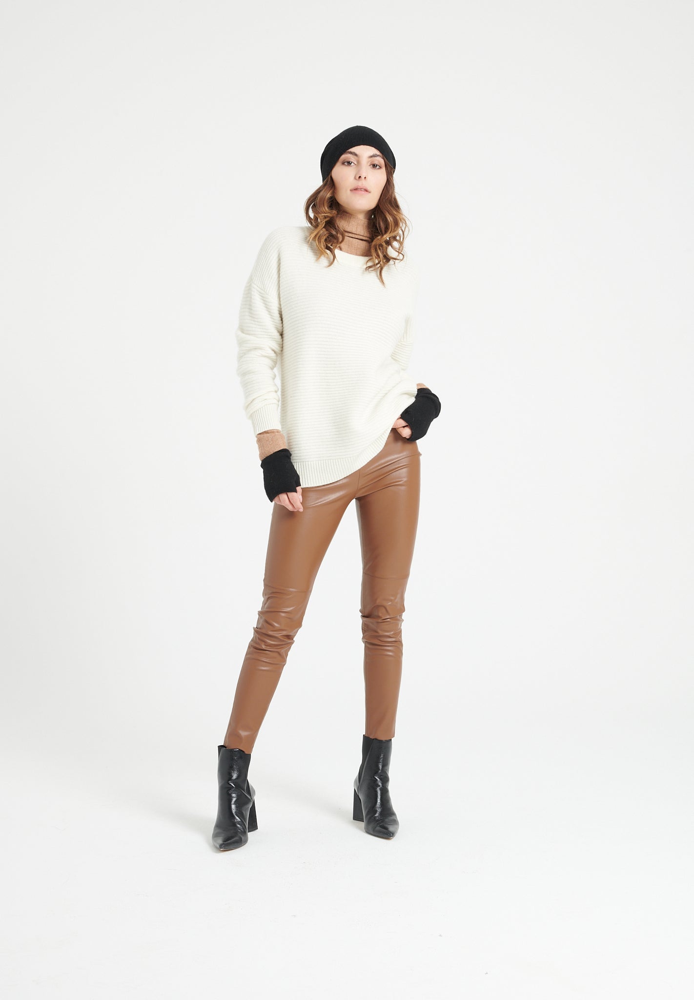 4 - thread cashmere round - neck sweater ecru white - Tuesday Morning - Sweaters & Hoodies