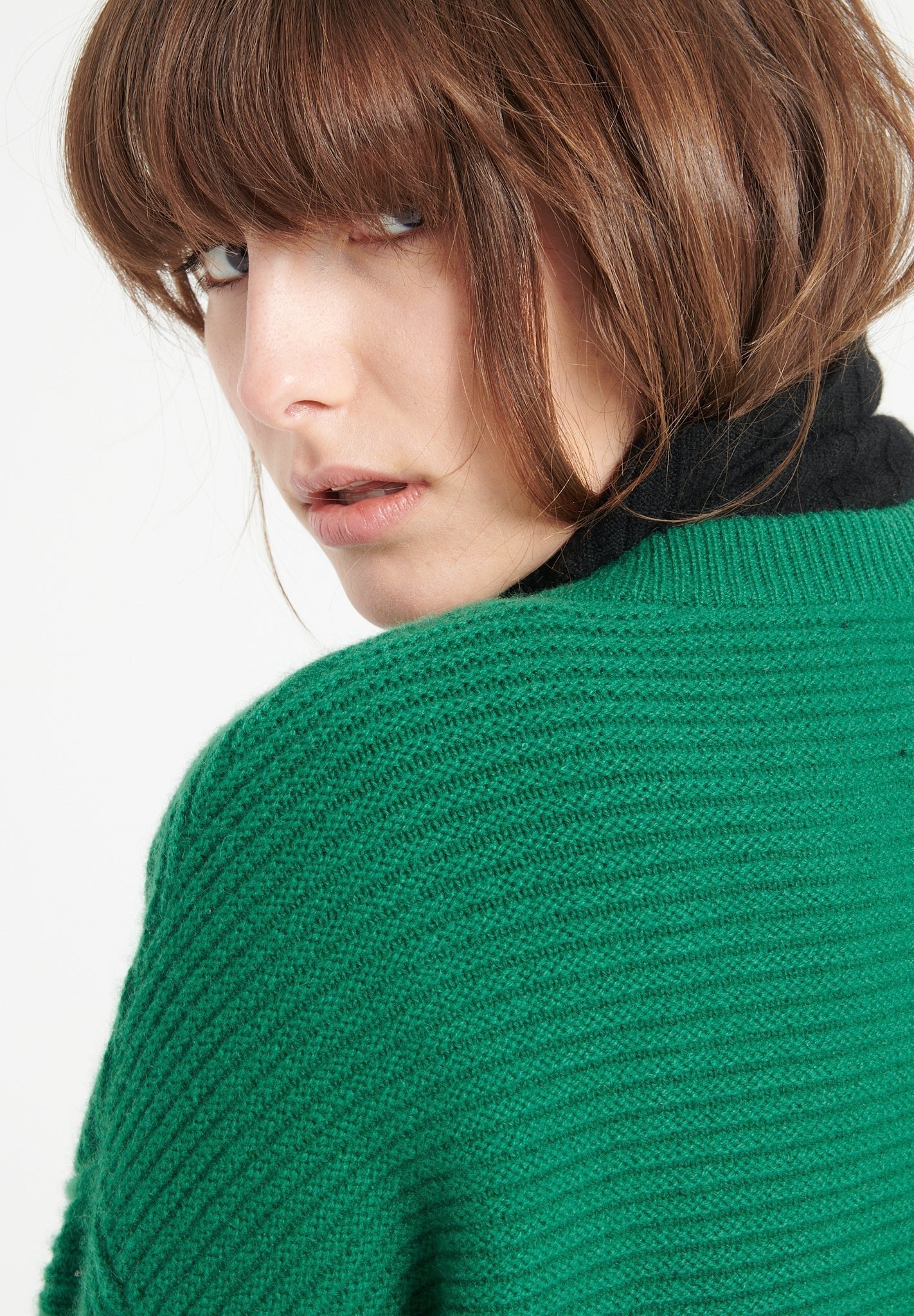 4 - thread cashmere round - neck sweater emerald green - Tuesday Morning - Sweaters & Hoodies