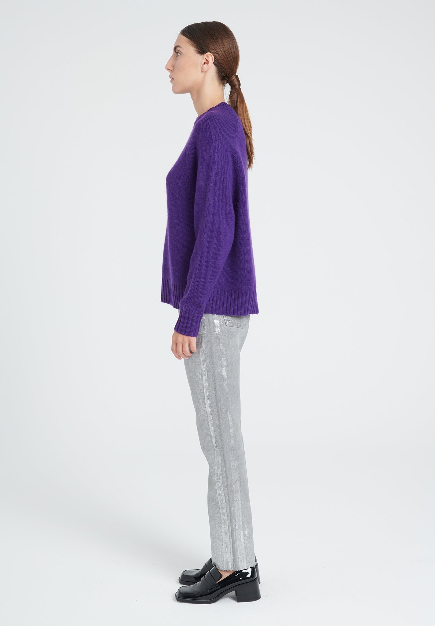 6 ply Round - neck cashmere sweater with raglan sleeves in violet - Tuesday Morning - Sweaters & Hoodies