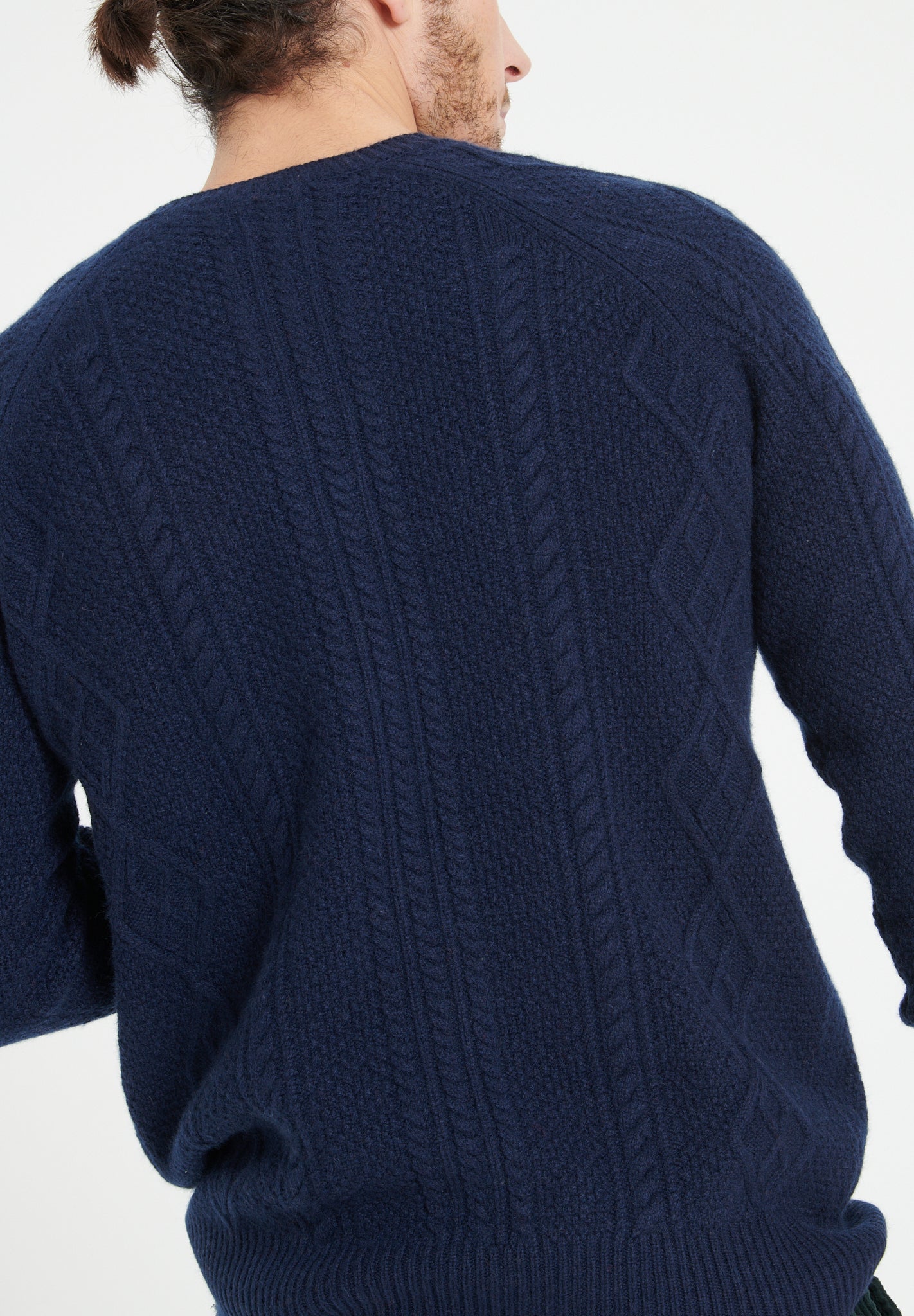 6 - thread cashmere cable - knit round - neck sweater navy blue - Tuesday Morning - Sweaters & Hoodies