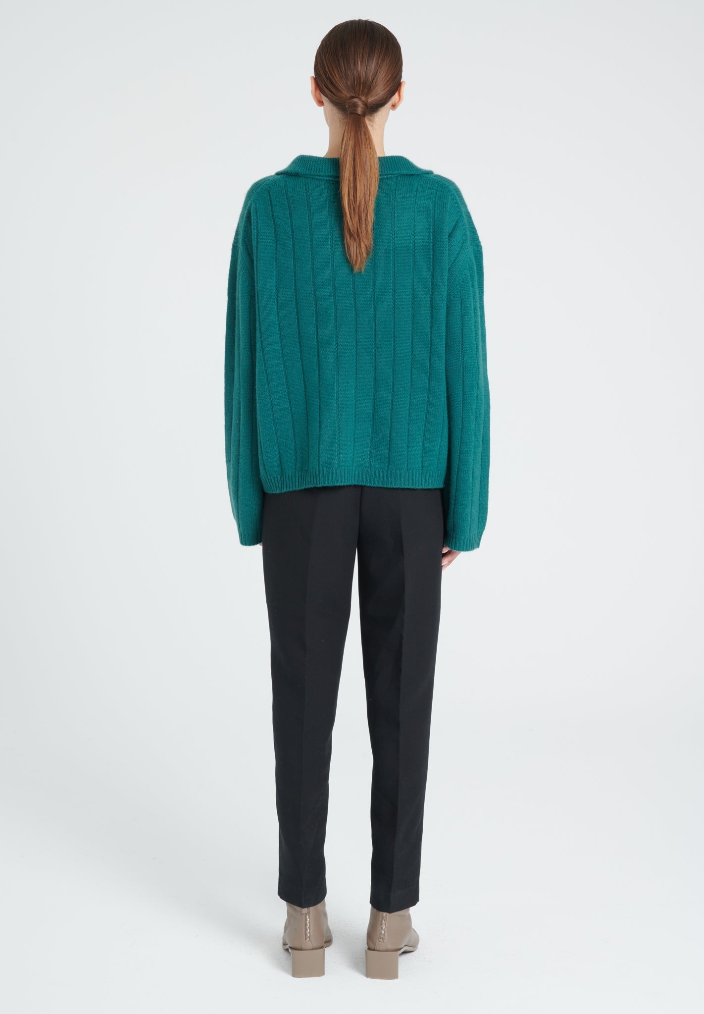 6 - thread cashmere claudine - neck sweater dark green - Tuesday Morning - Sweaters & Hoodies