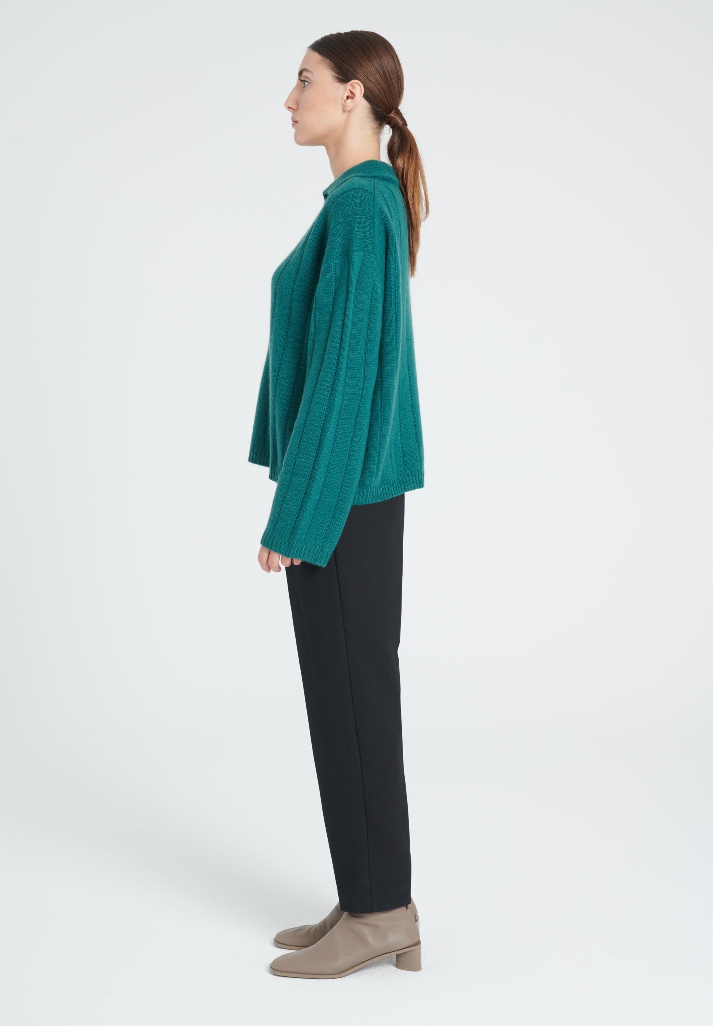 6 - thread cashmere claudine - neck sweater dark green - Tuesday Morning - Sweaters & Hoodies