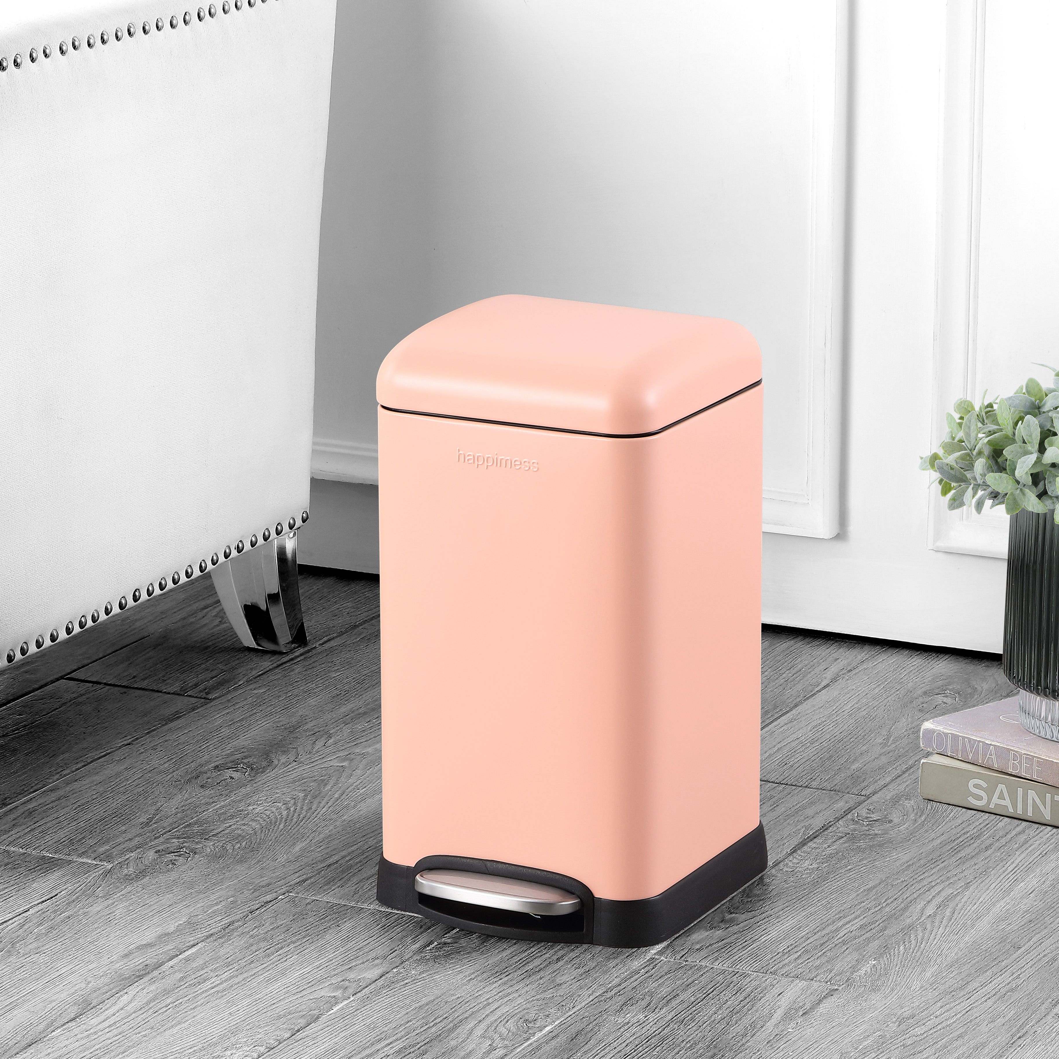 Betty Retro Mini Step-Open Trash Can