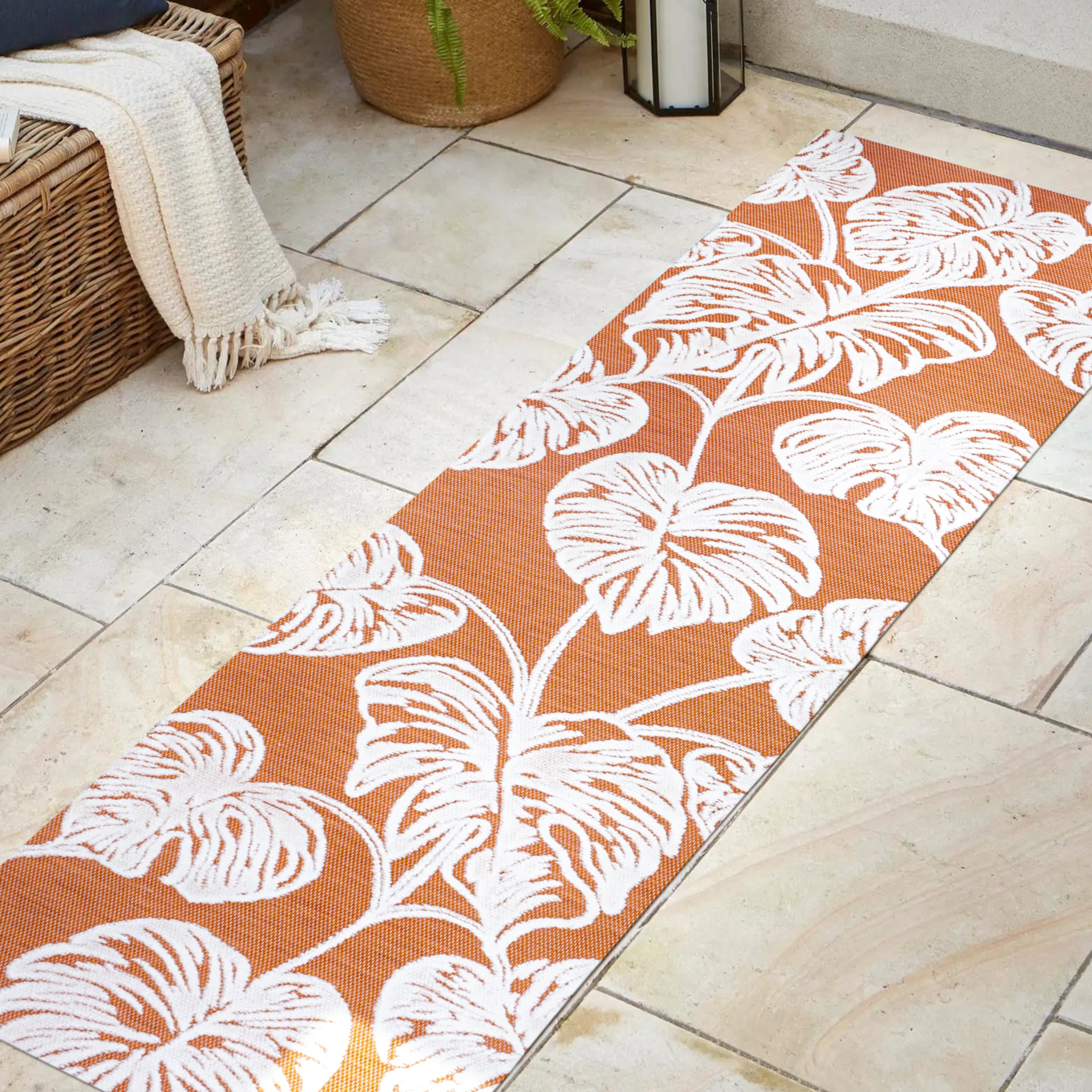 Tobago High-Low Two-Tone Monstera Leaf Indoor/Outdoor Runner Rug