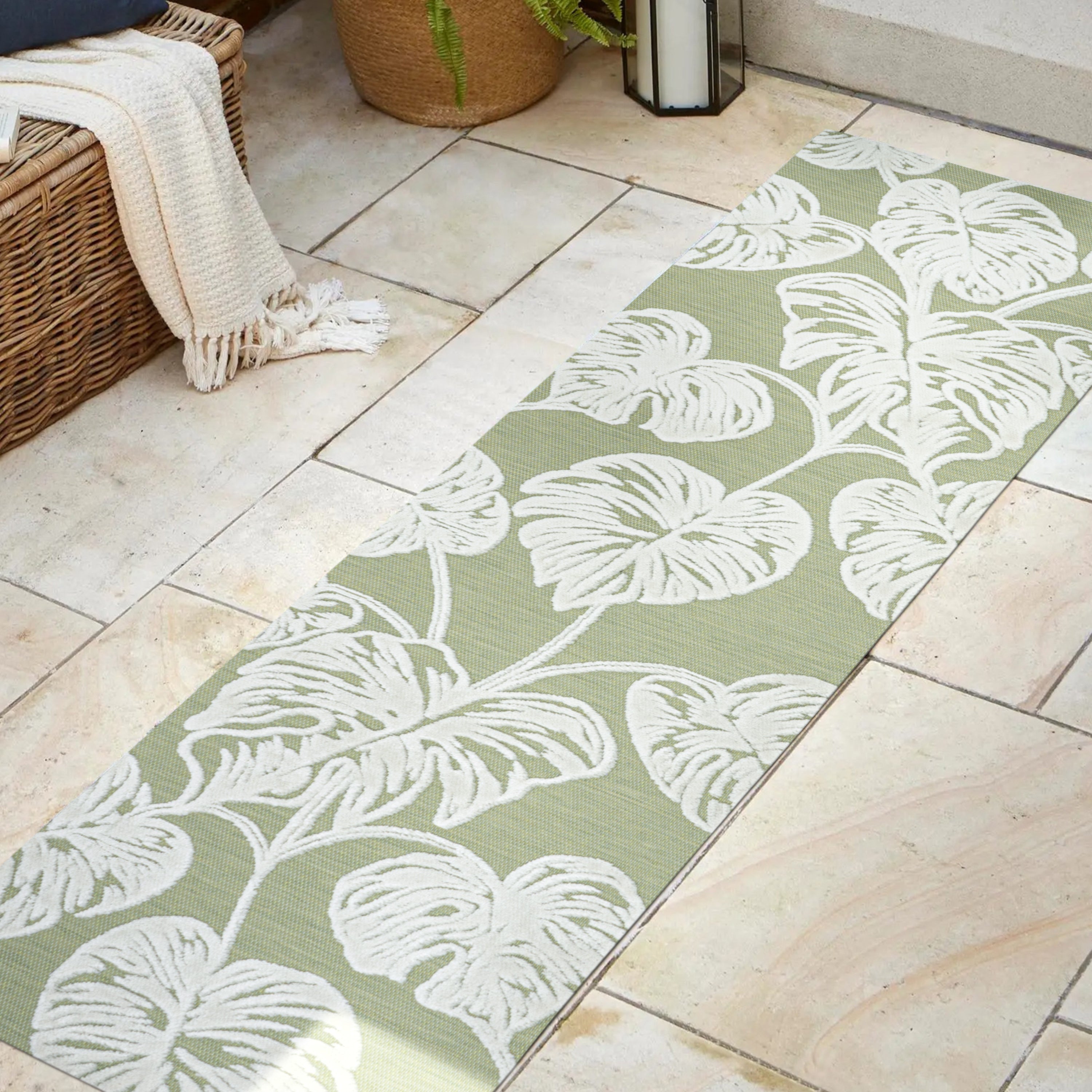 Tobago High-Low Two-Tone Monstera Leaf Indoor/Outdoor Runner Rug