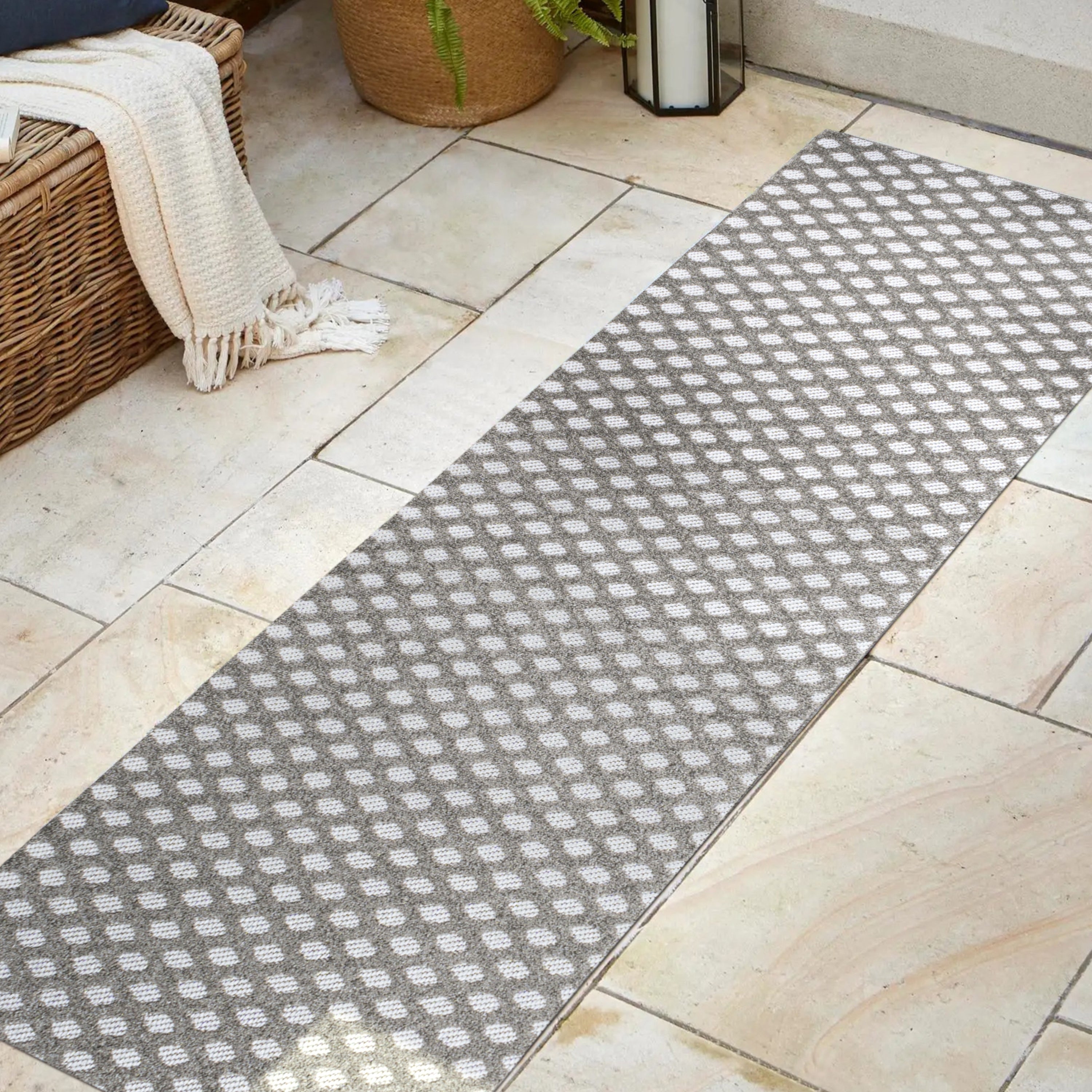 Rabat High-Low Pile Mini-Diamond Trellis Indoor/Outdoor Runner Rug