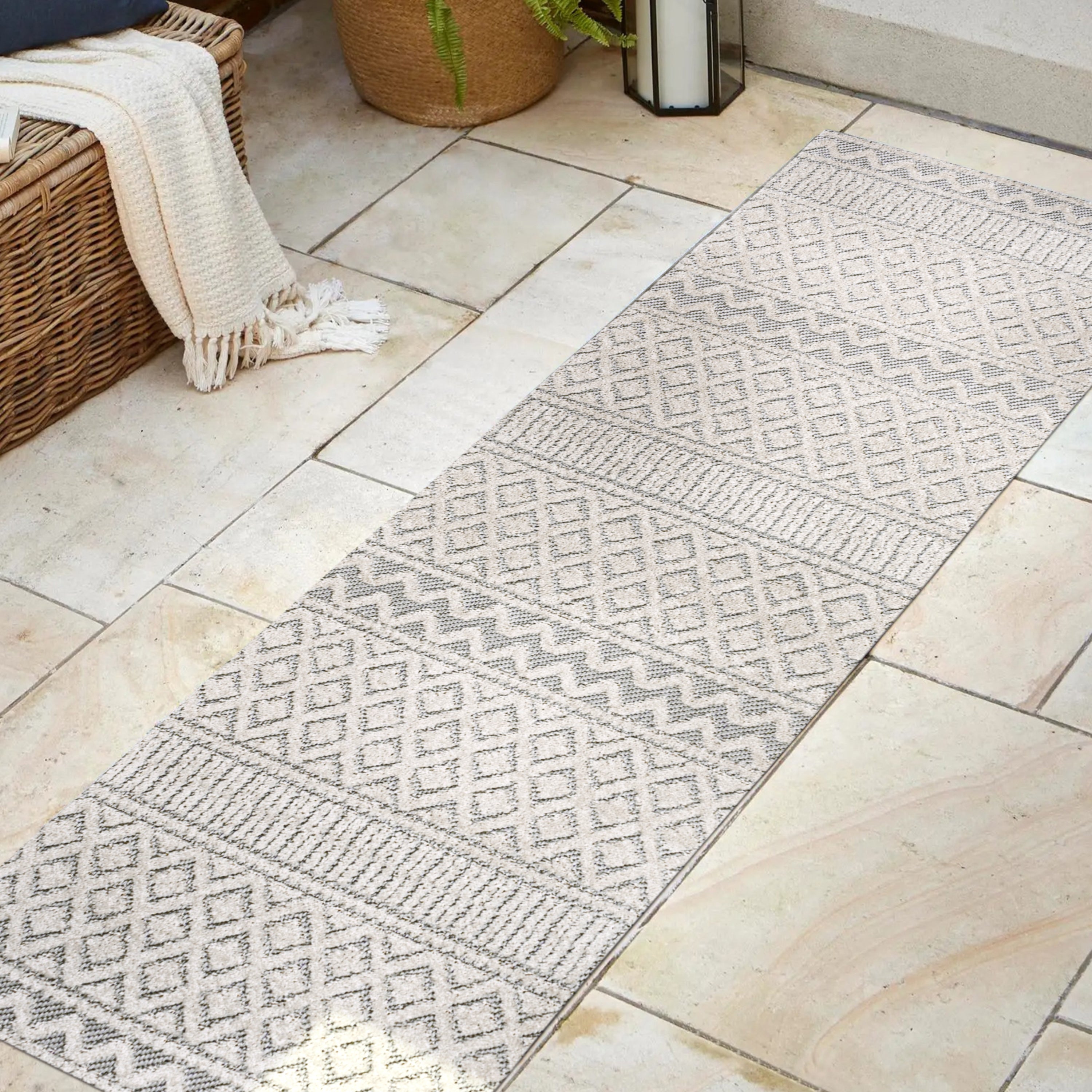 Ormond High-Low Modern Trellis Geometric Indoor/Outdoor Runner Rug