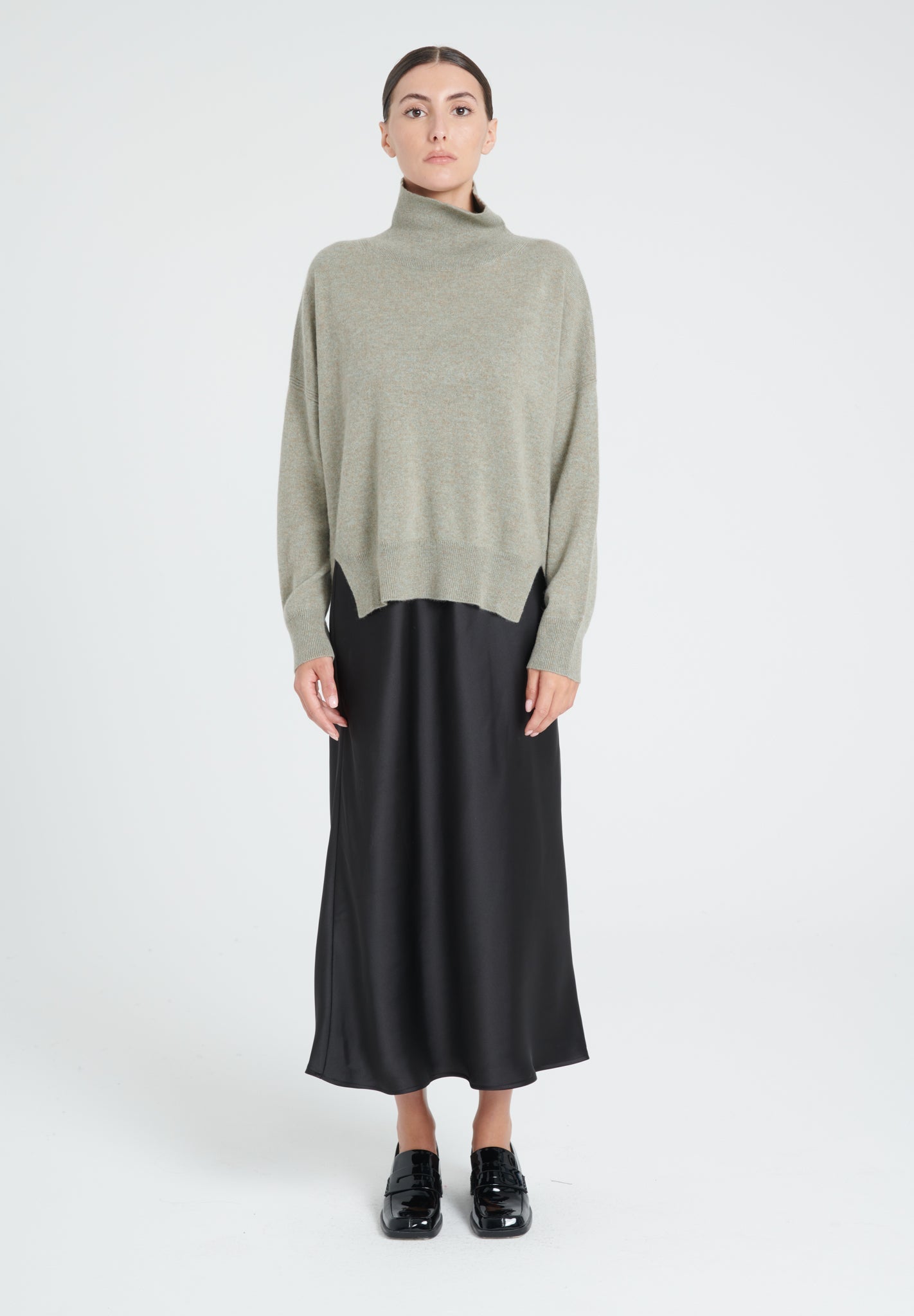 Oversized cashmere stand-up collar sweater in khaki