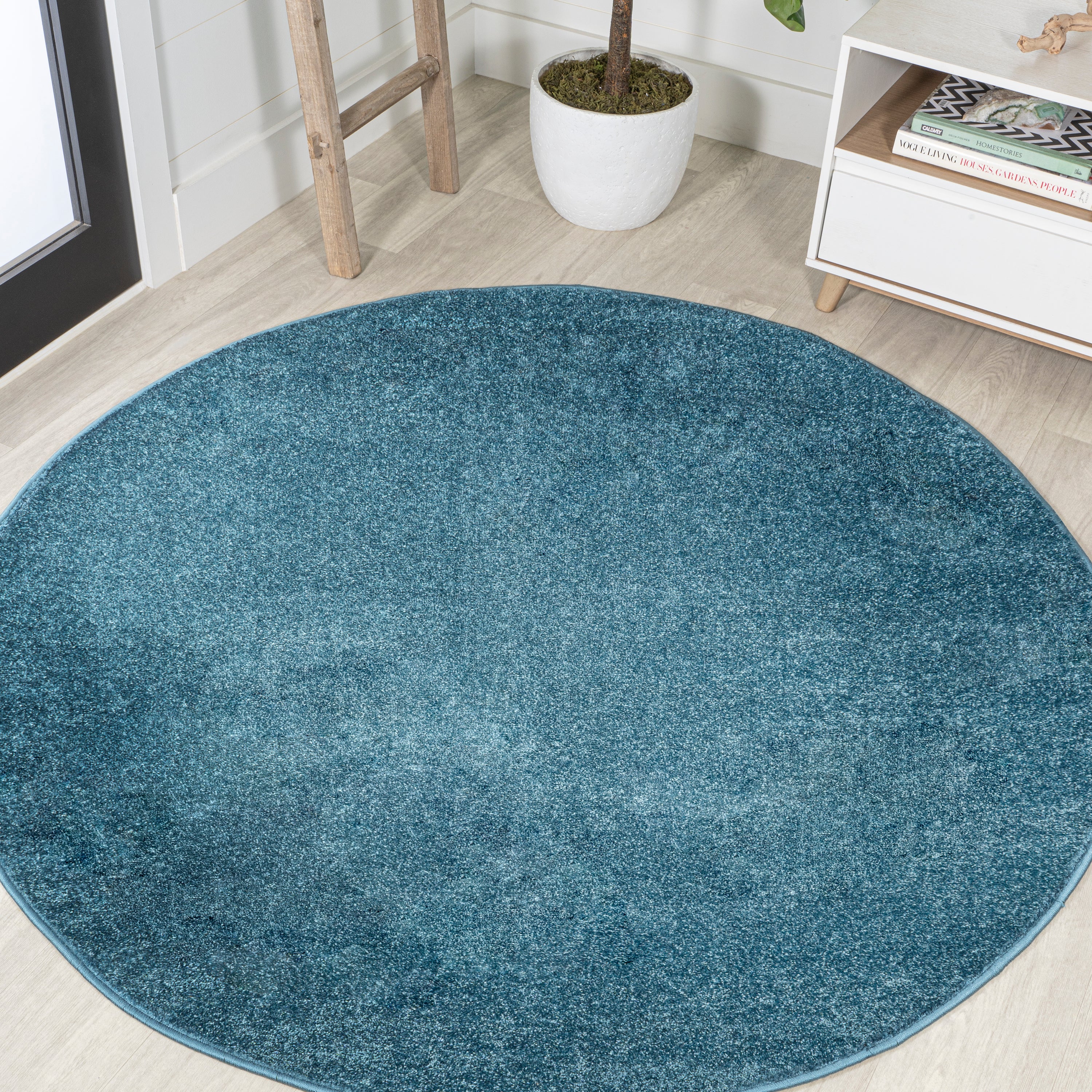 Haze Solid Sleek Low-Pile Round Area Rug