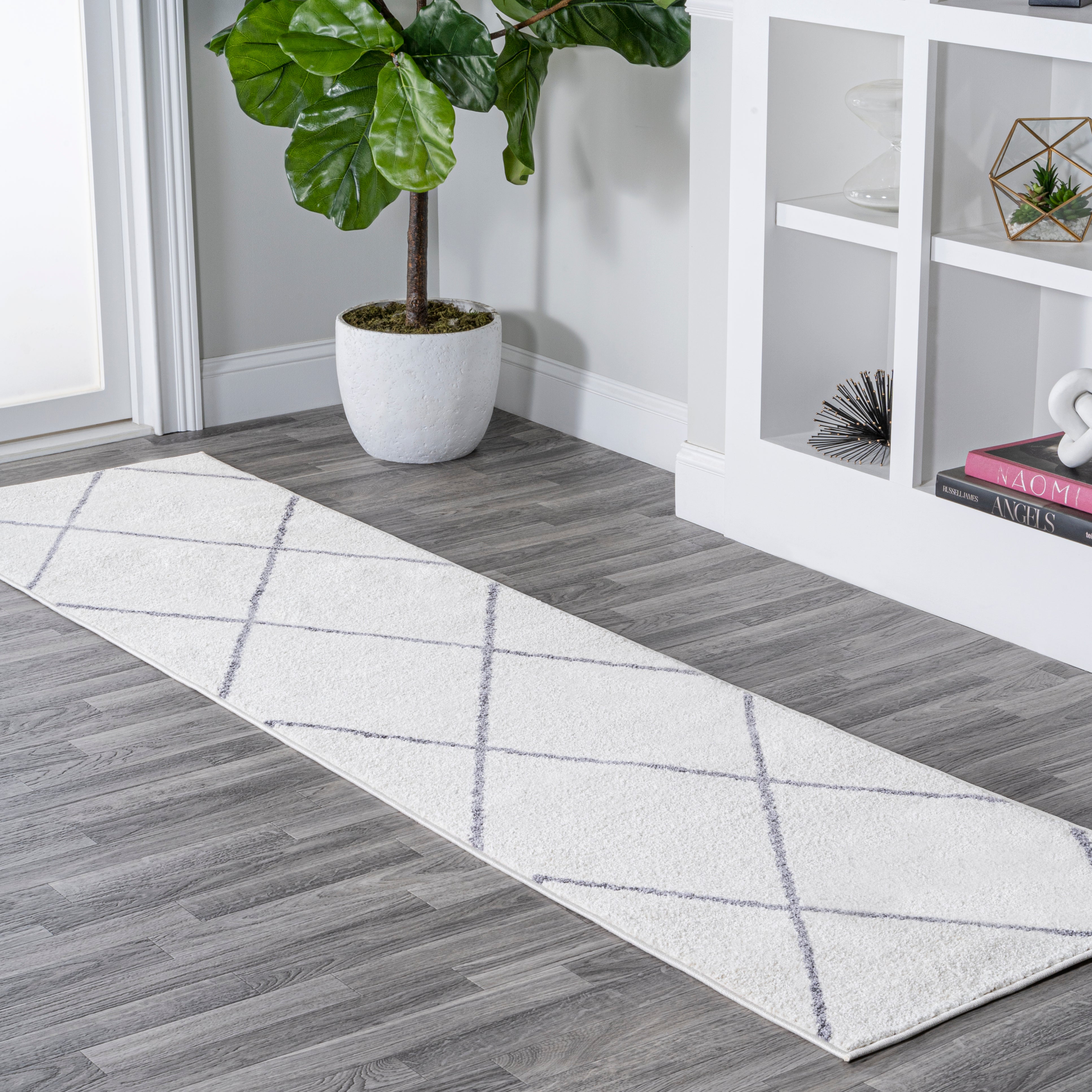 Cole Minimalist Diamond Trellis Runner Rug