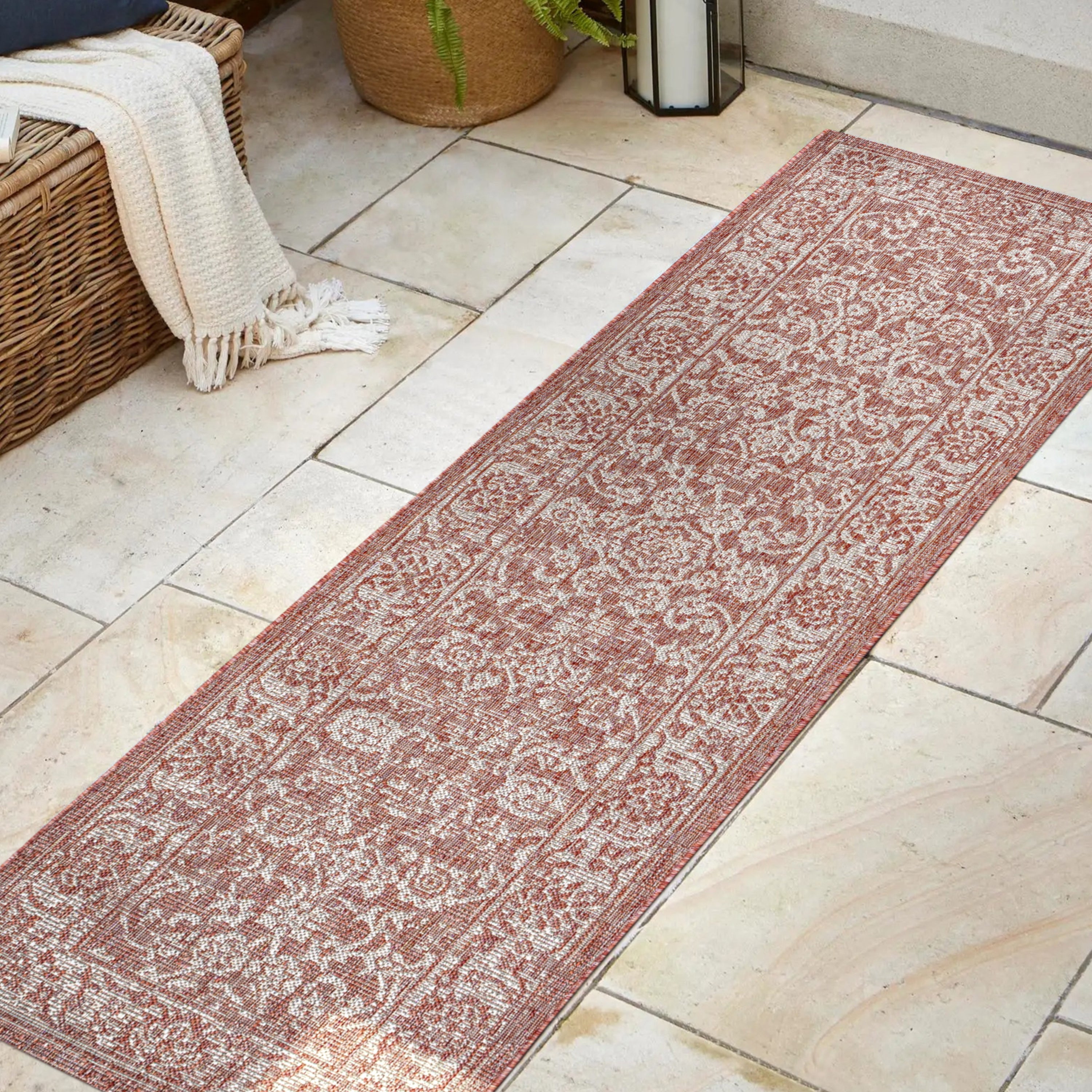 Tela Bohemian Textured Weave Floral Indoor/Outdoor Runner Rug