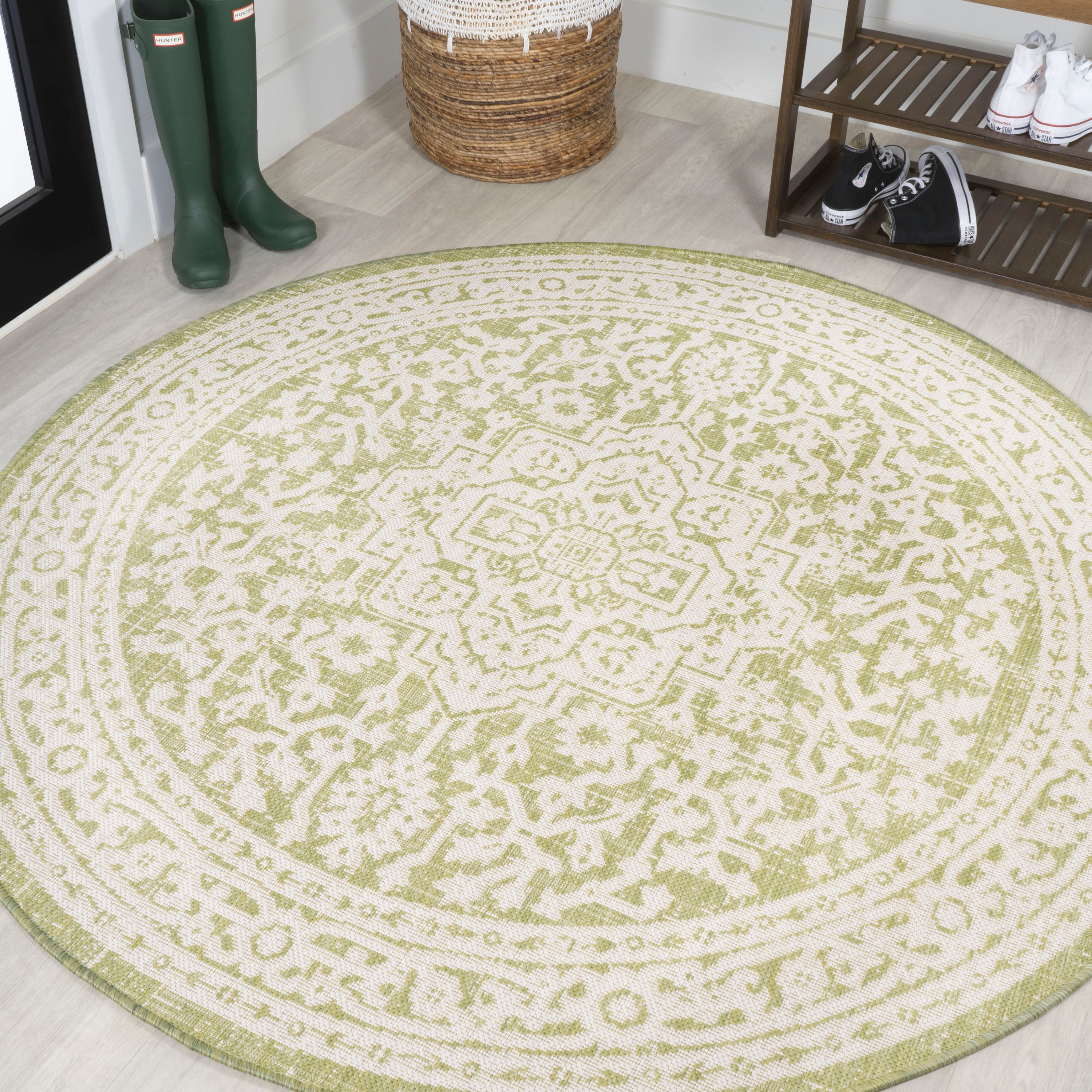 Sinjuri Medallion Textured Weave Indoor/Outdoor Round Area Rug