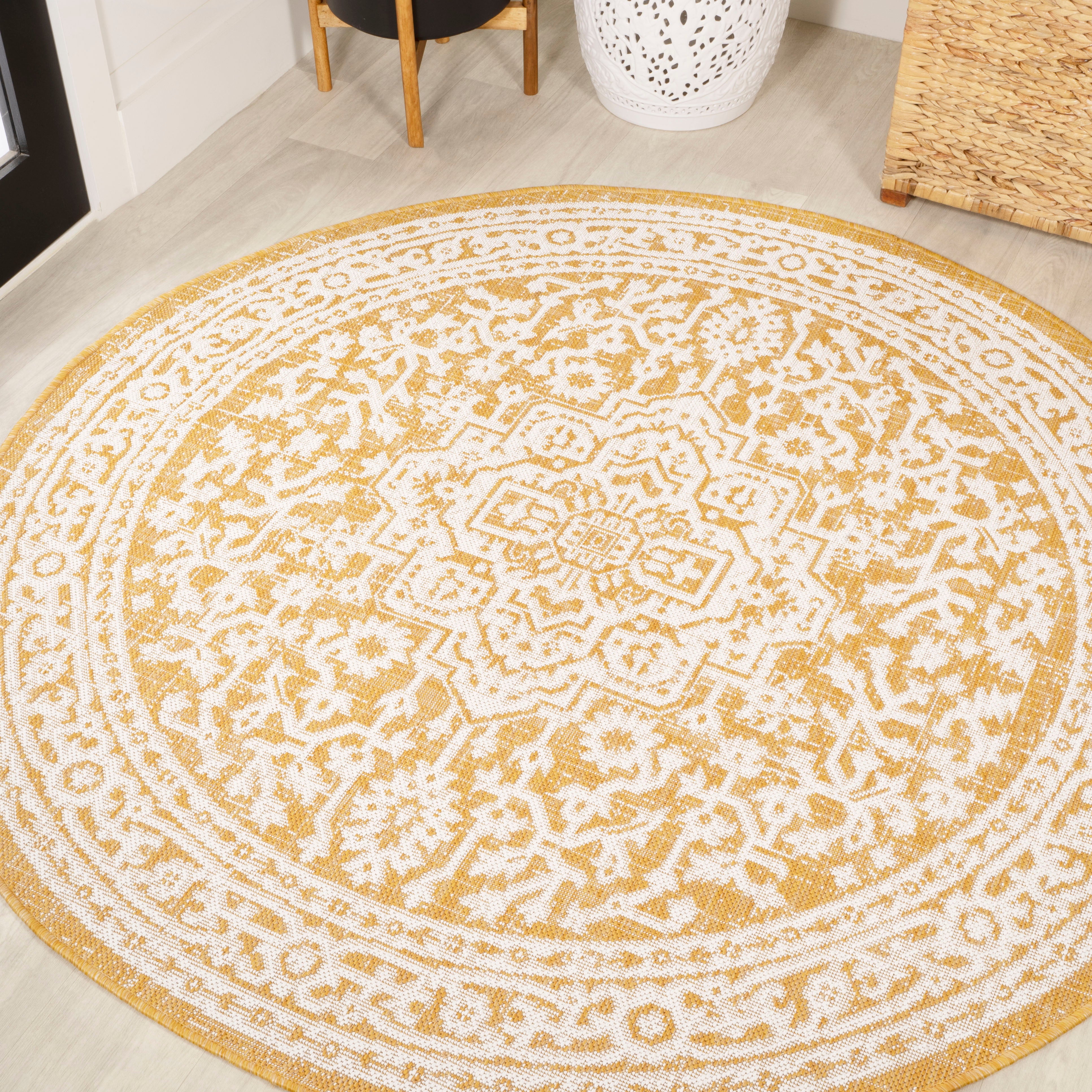 Sinjuri Medallion Textured Weave Indoor/Outdoor Round Area Rug