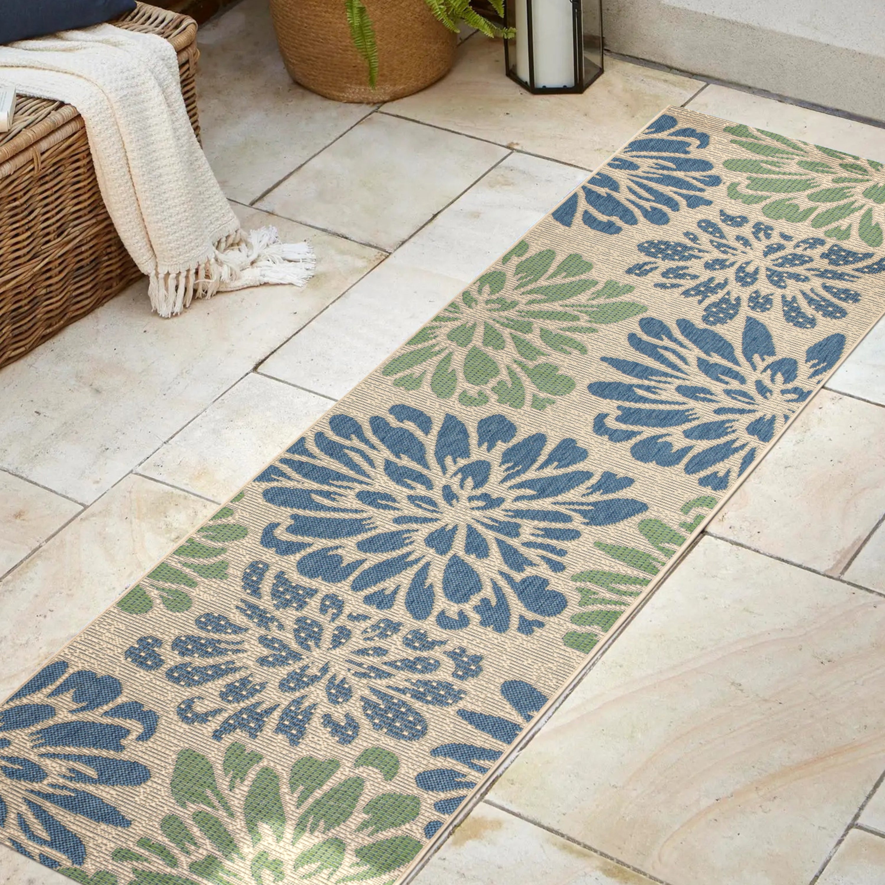 Zinnia Modern Floral Textured Weave Indoor/Outdoor Runner Rug