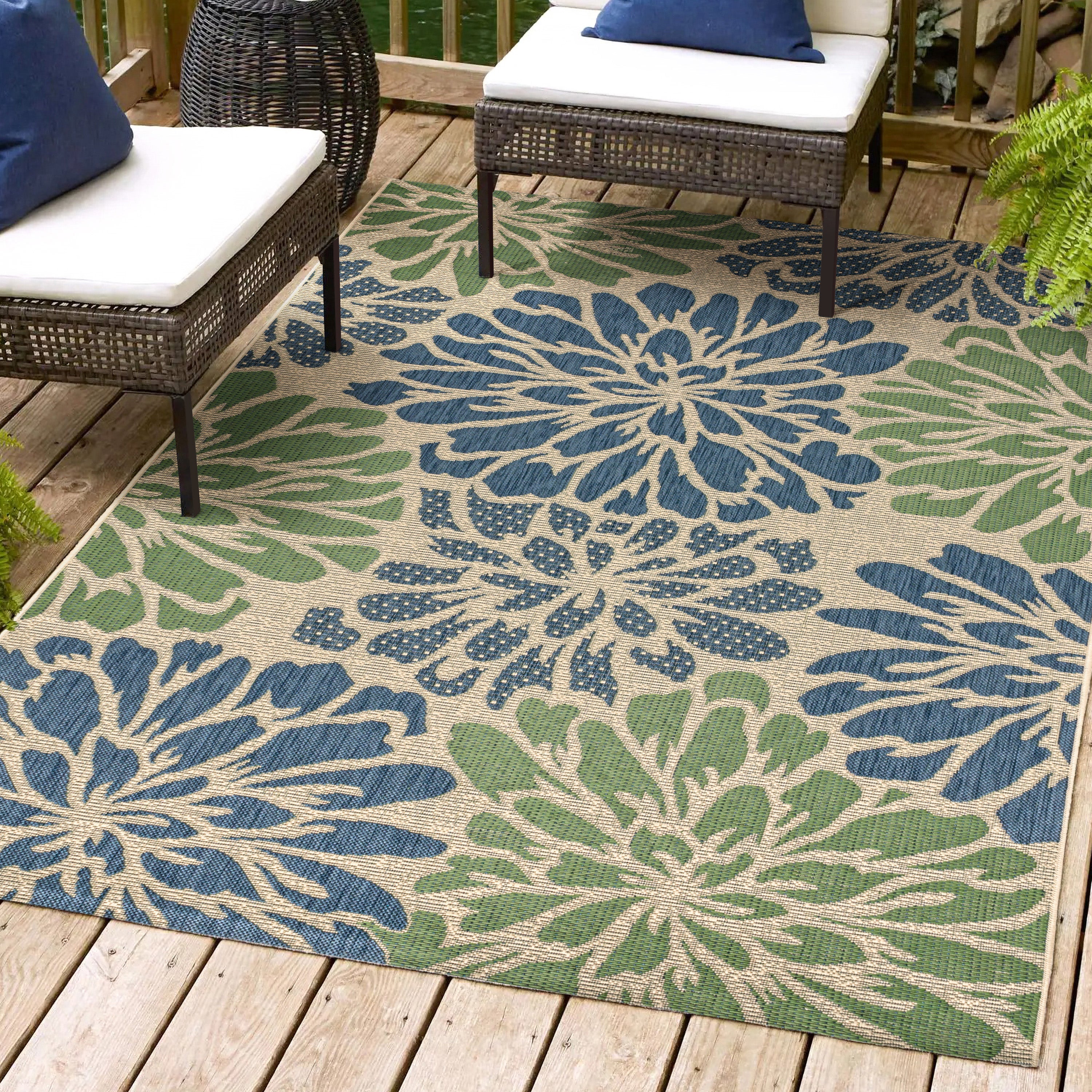 Zinnia Modern Floral Textured Weave Indoor/Outdoor Area Rug