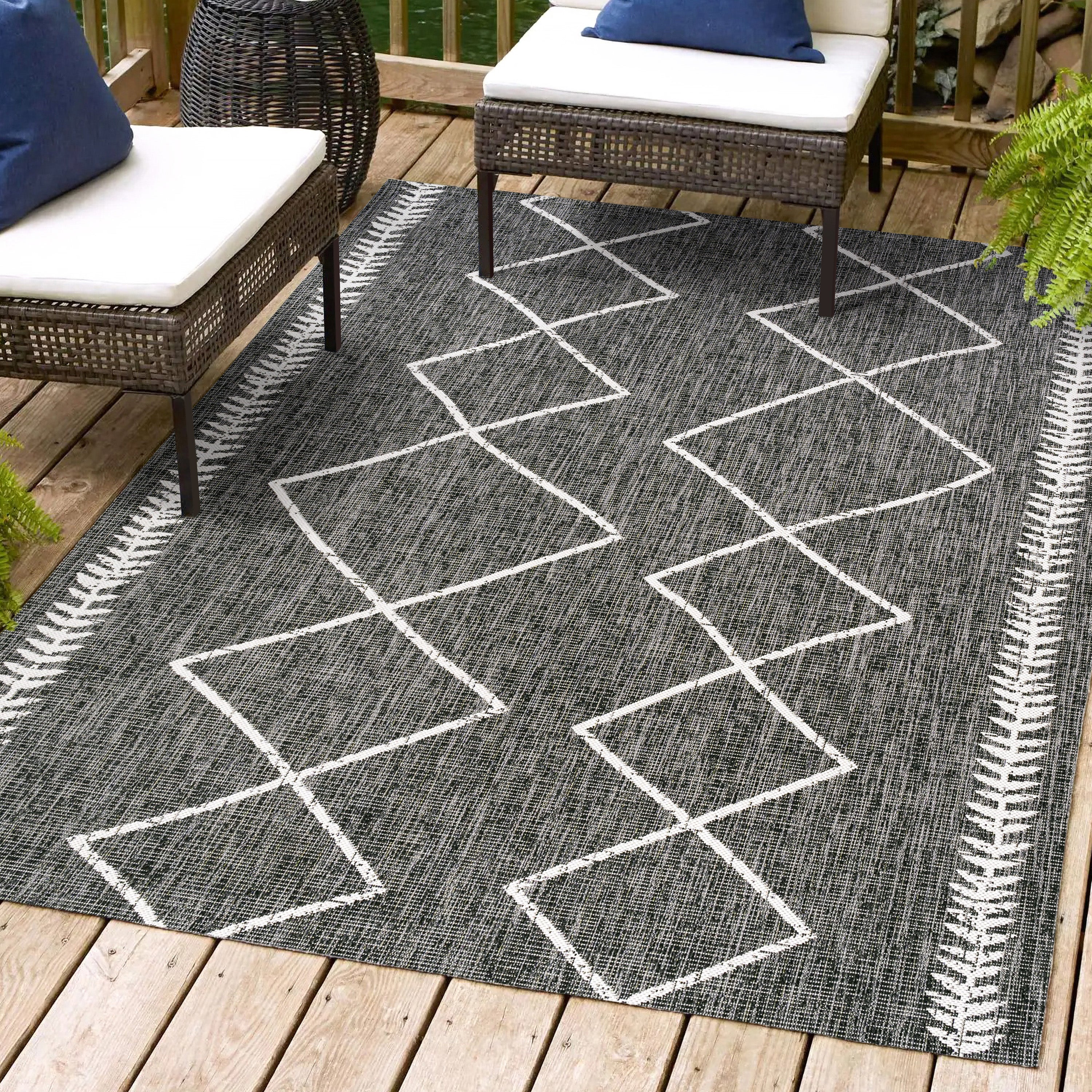 Derya Tribal Diamond Trellis Indoor/Outdoor Area Rug