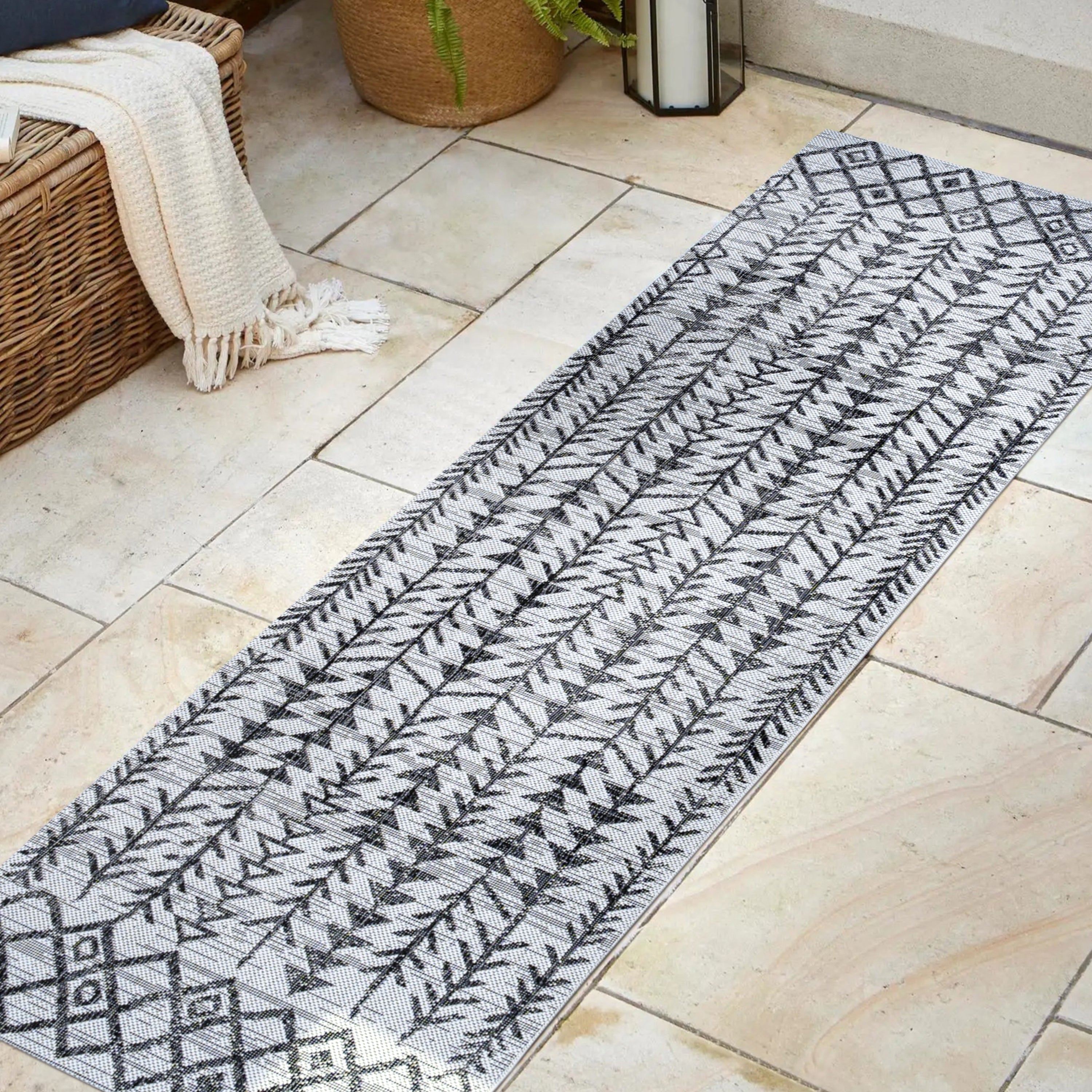 Tokay Bohemian Geometric Indoor/Outdoor Runner Rug