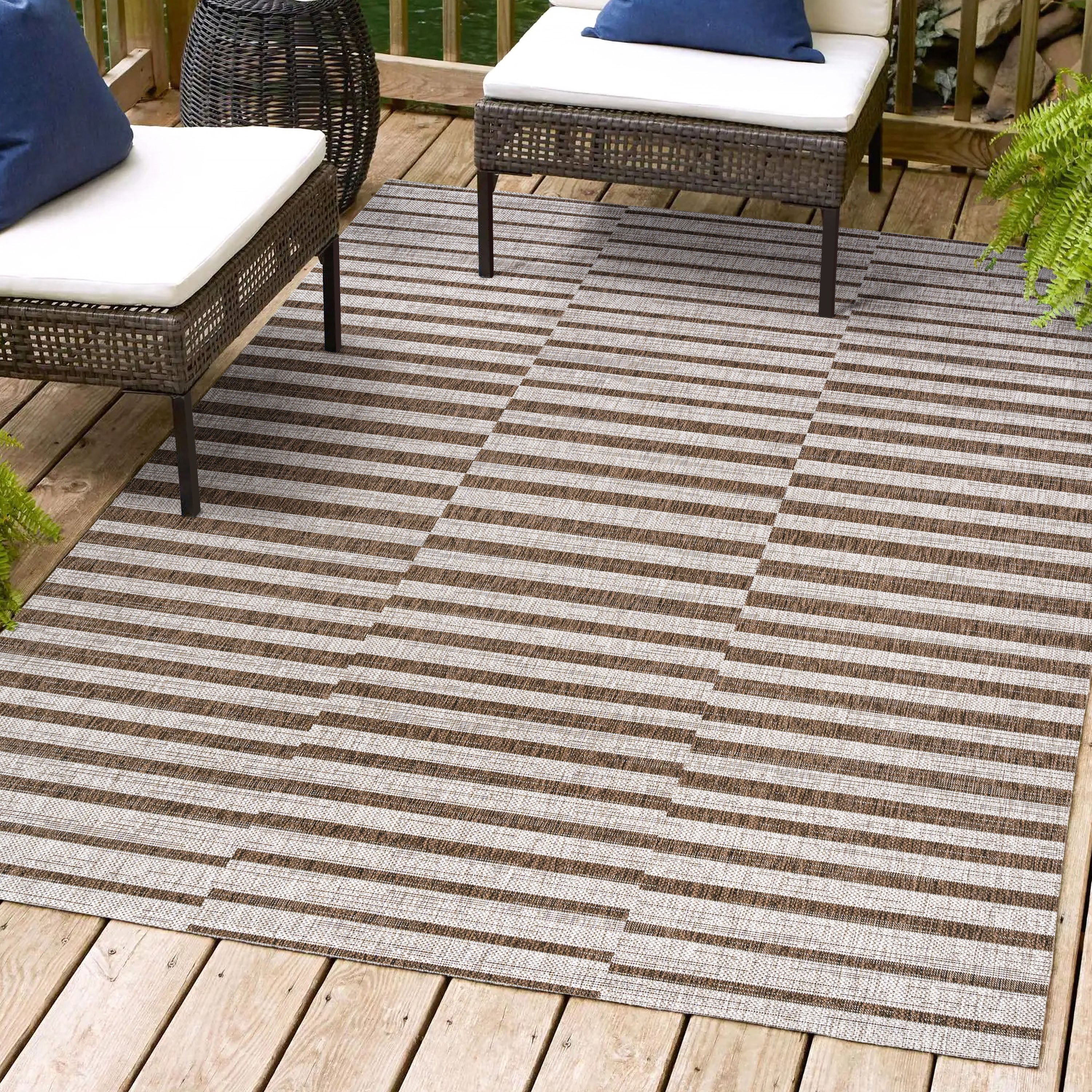 Sukie Modern Offset Bold Stripe Indoor/Outdoor Area Rug