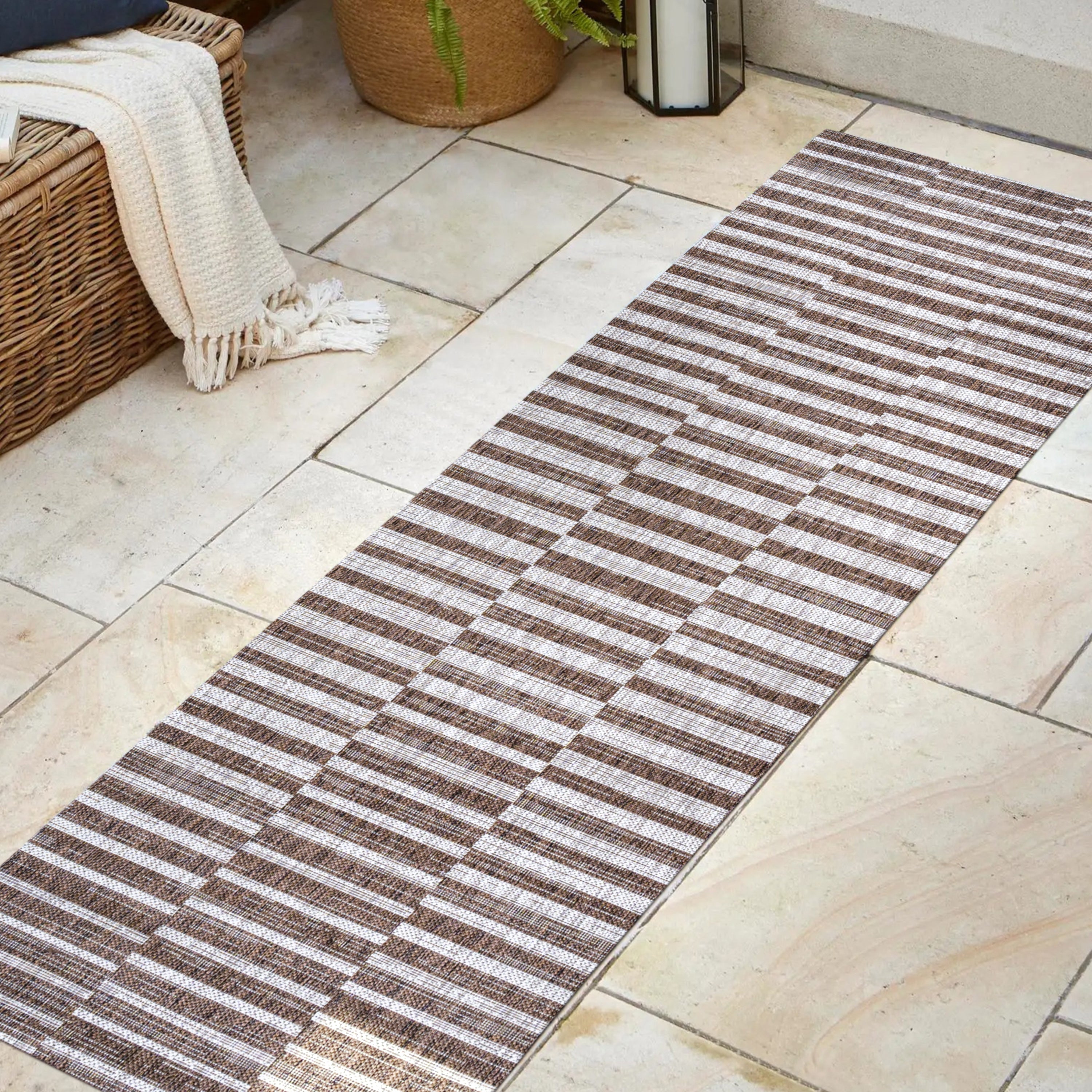 Sukie Modern Offset Stripe Indoor/Outdoor Runner Rug