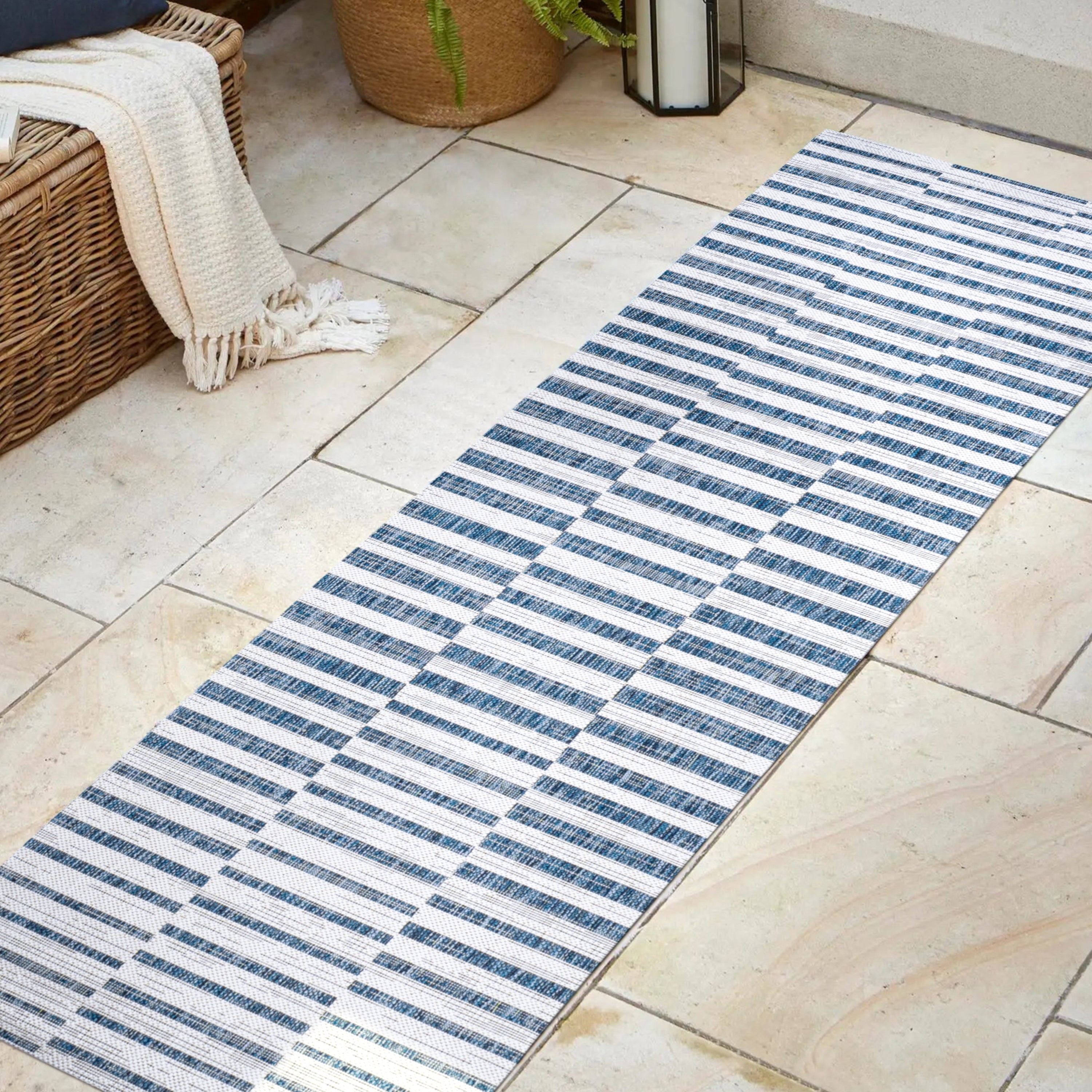 Sukie Modern Offset Stripe Indoor/Outdoor Runner Rug