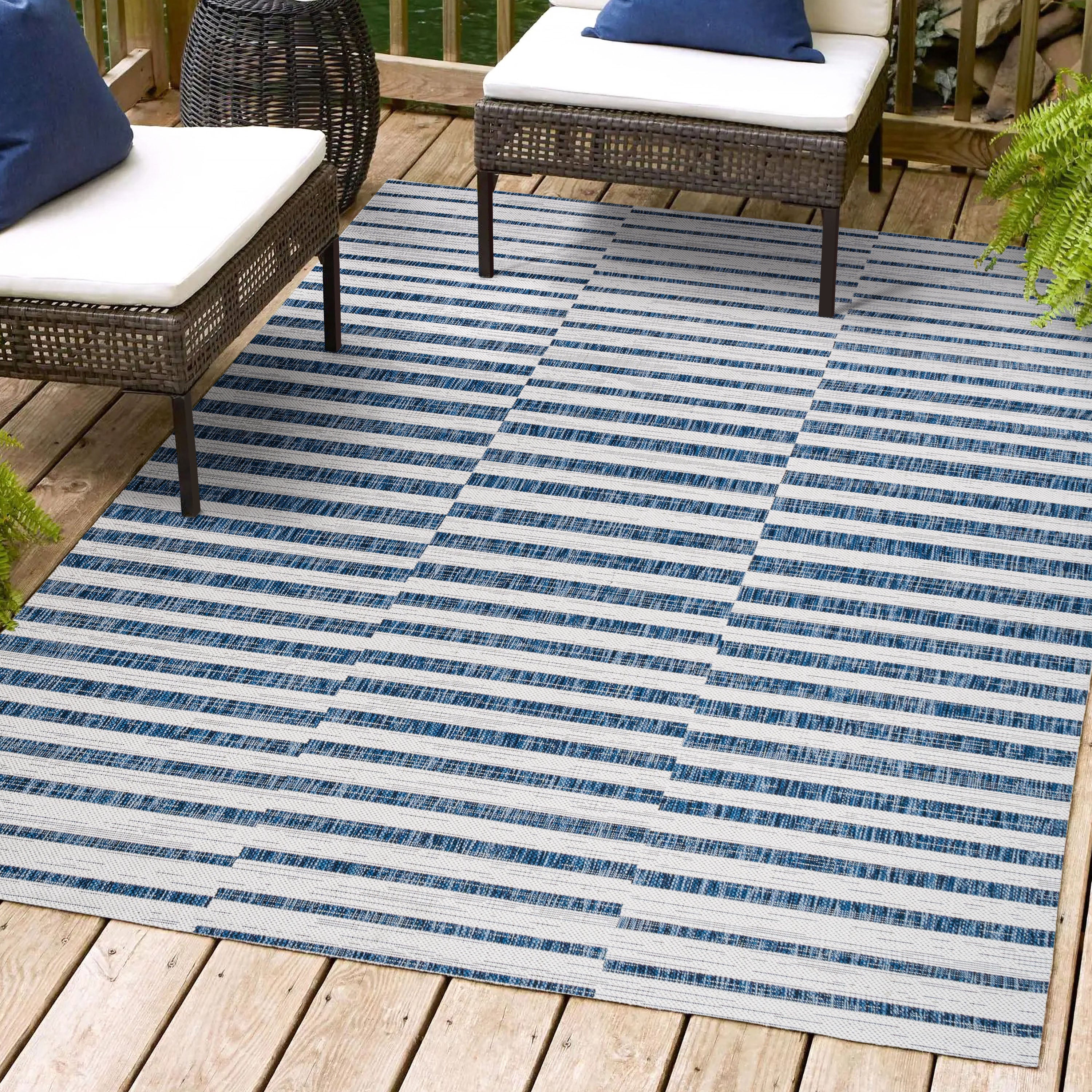 Sukie Modern Offset Bold Stripe Indoor/Outdoor Area Rug