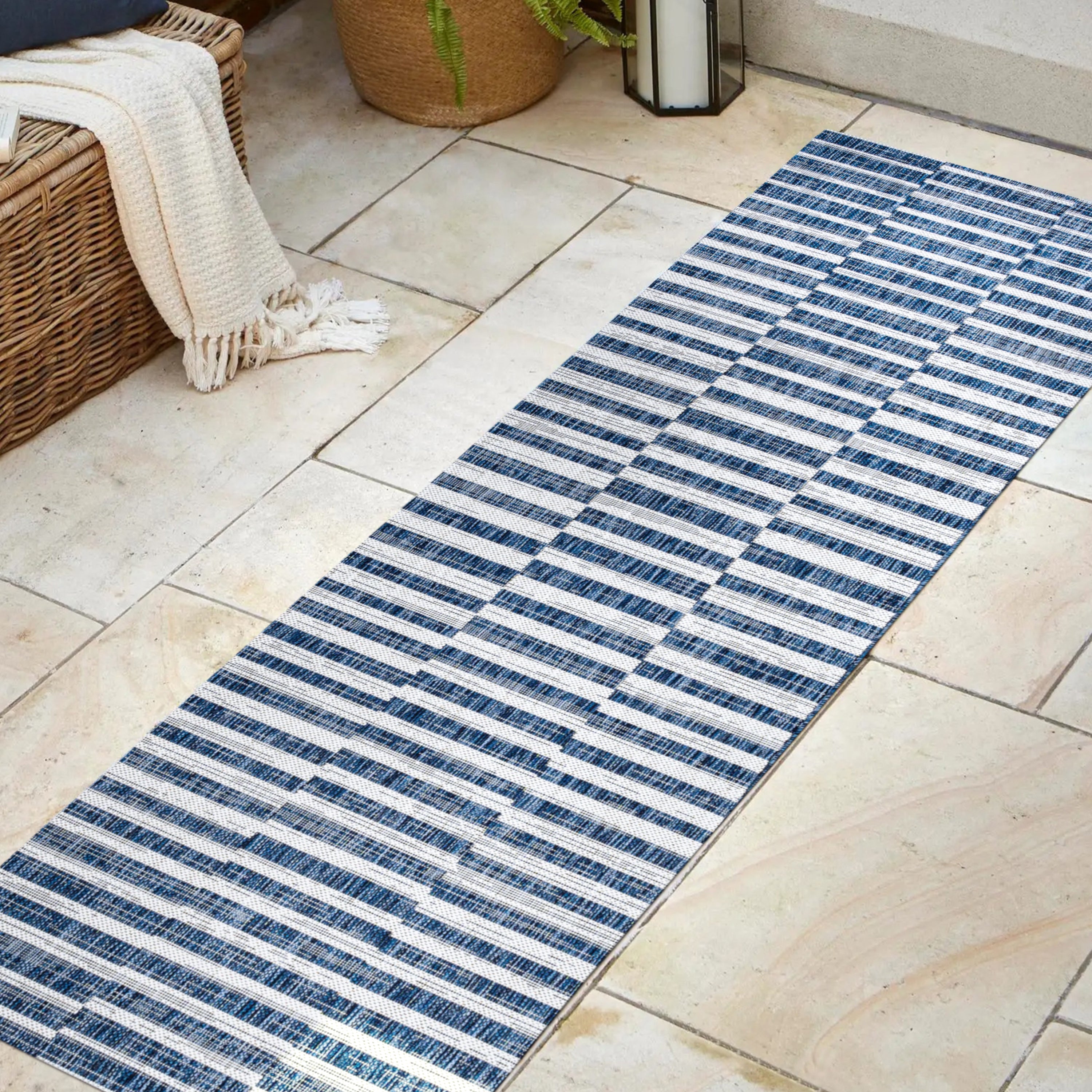 Sukie Modern Offset Stripe Indoor/Outdoor Runner Rug