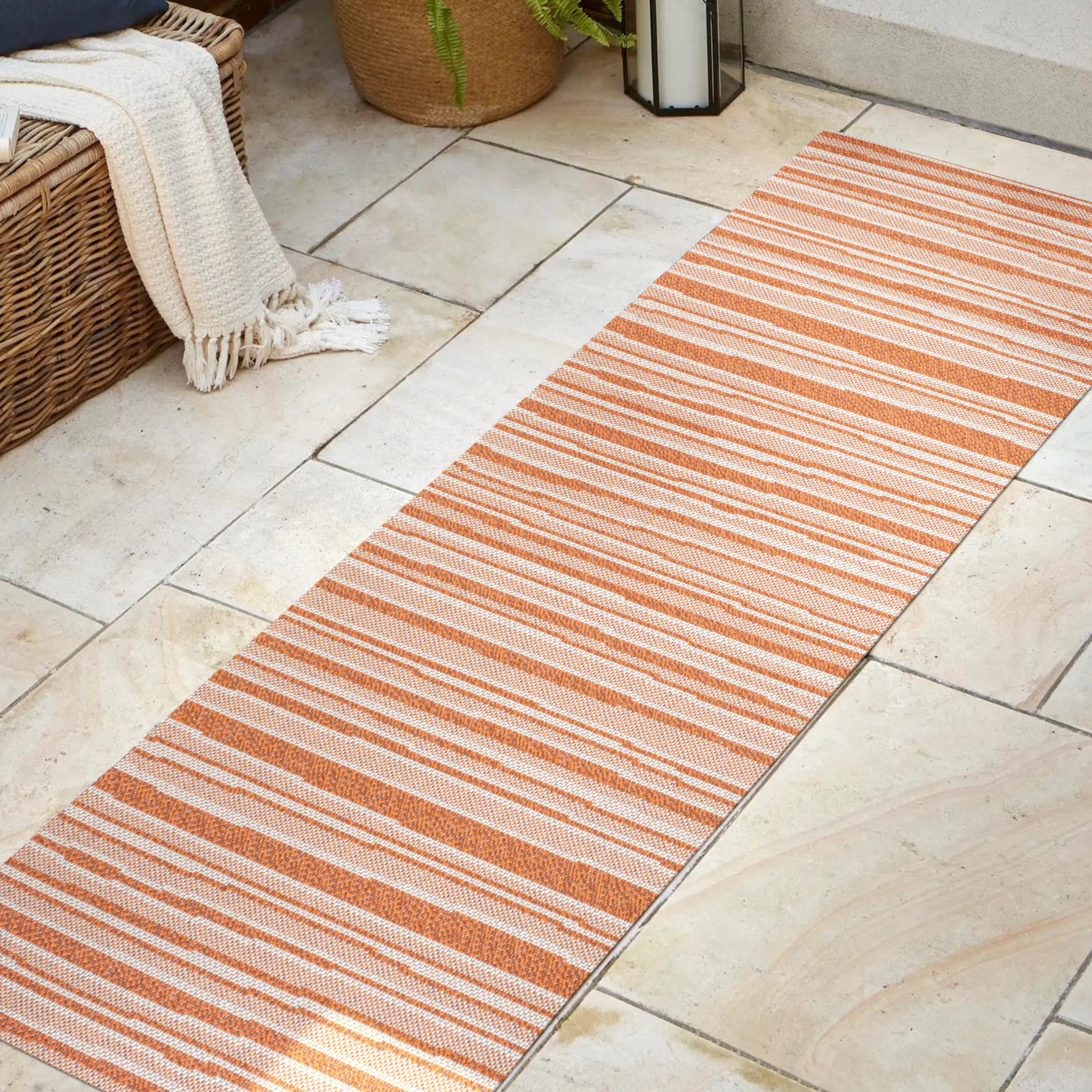 Castara Wavy Stripe Modern Indoor/Outdoor Runner Rug