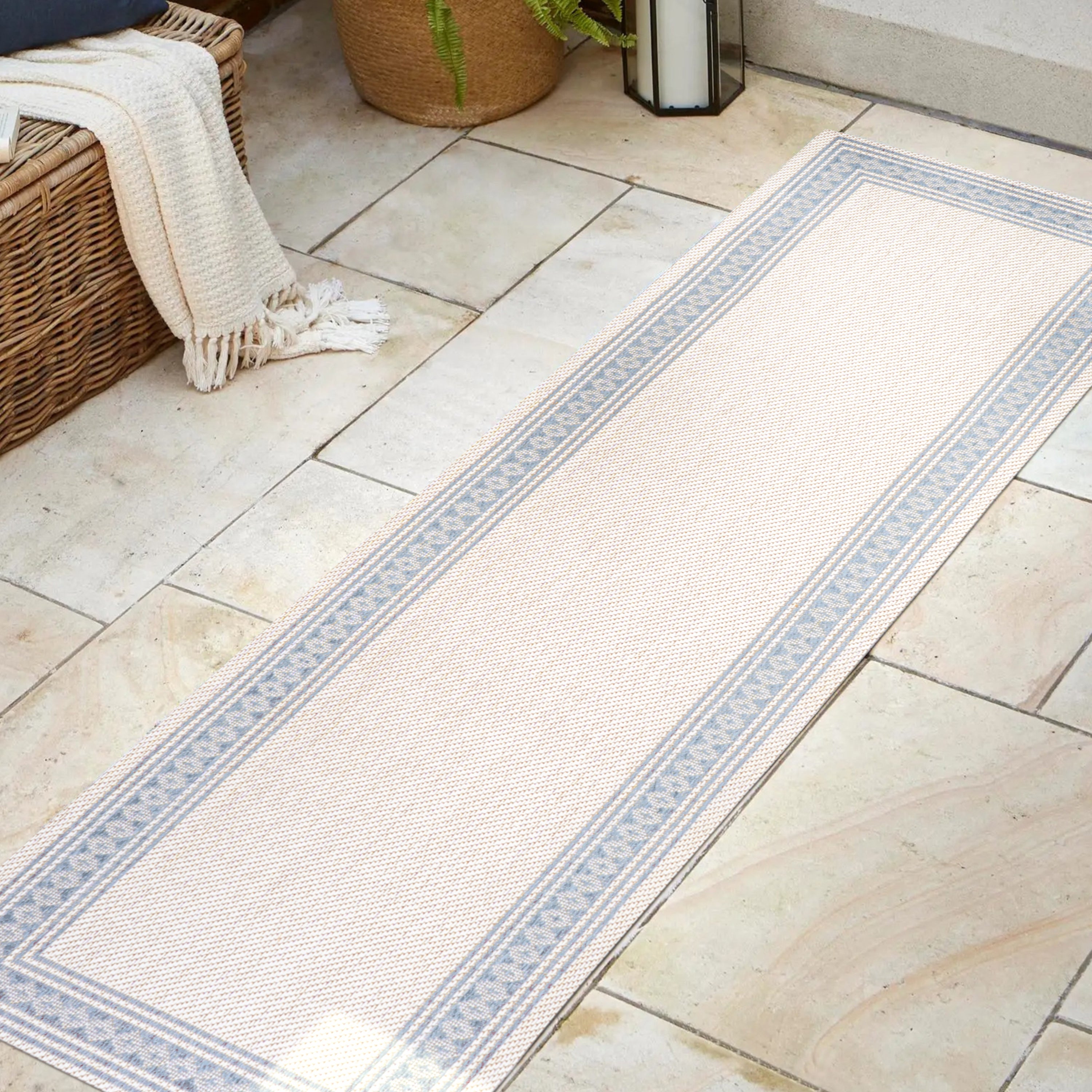 Lucia Classic Diamond Border Indoor/Outdoor Runner Rug