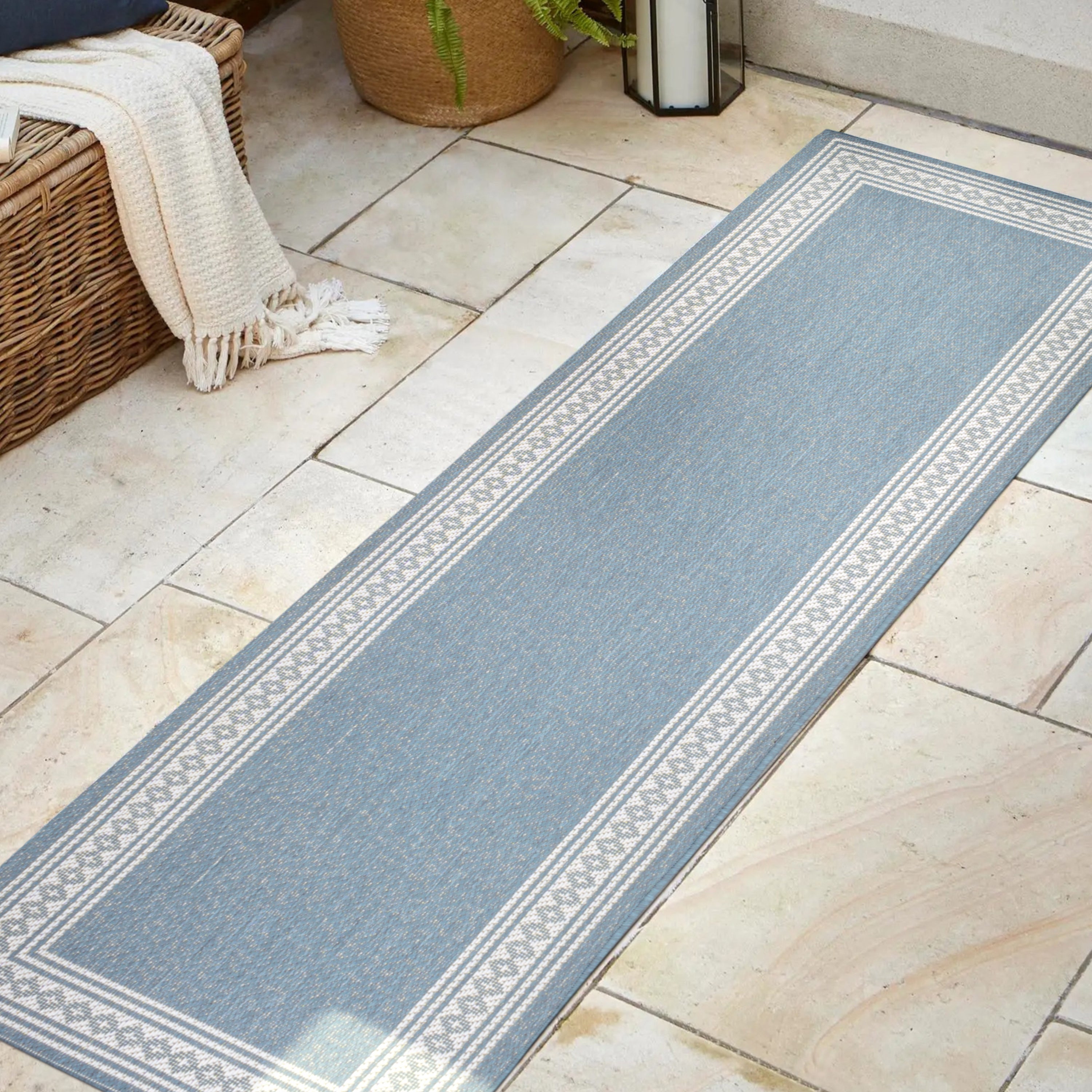 Lucia Classic Diamond Border Indoor/Outdoor Runner Rug