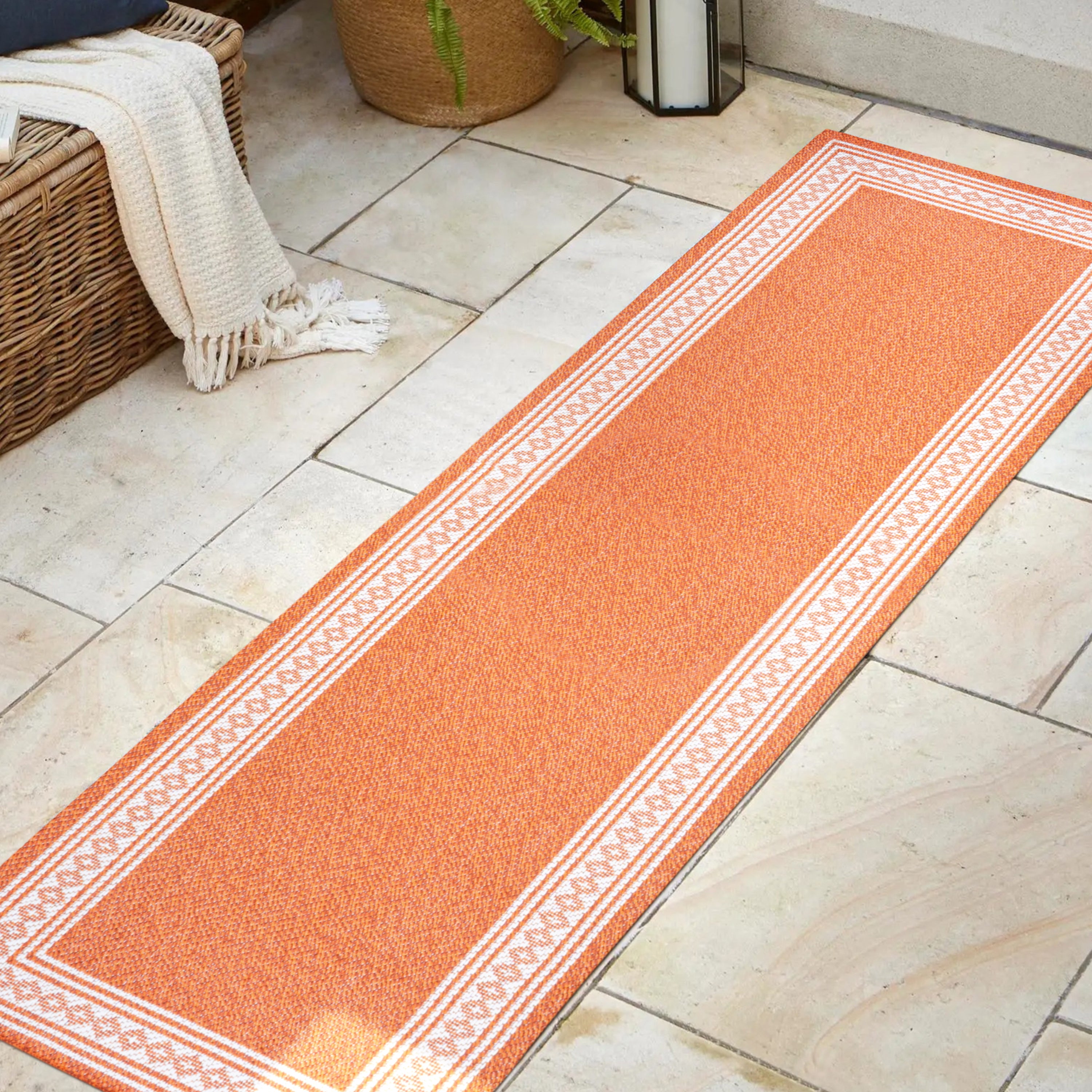 Lucia Classic Diamond Border Indoor/Outdoor Runner Rug