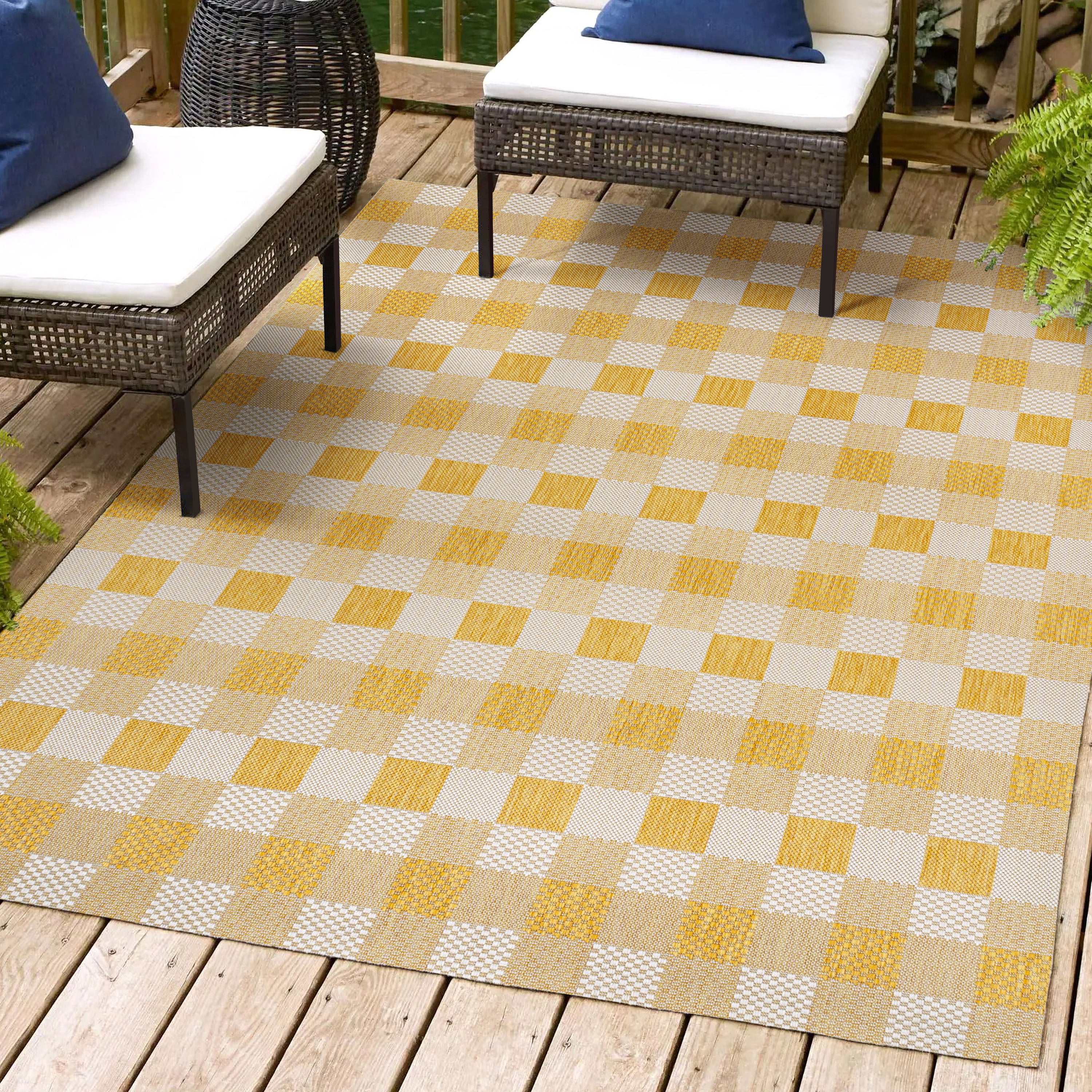 Darcy Traditional Geometric Simple  Gingham Indoor/Outdoor Area Rug