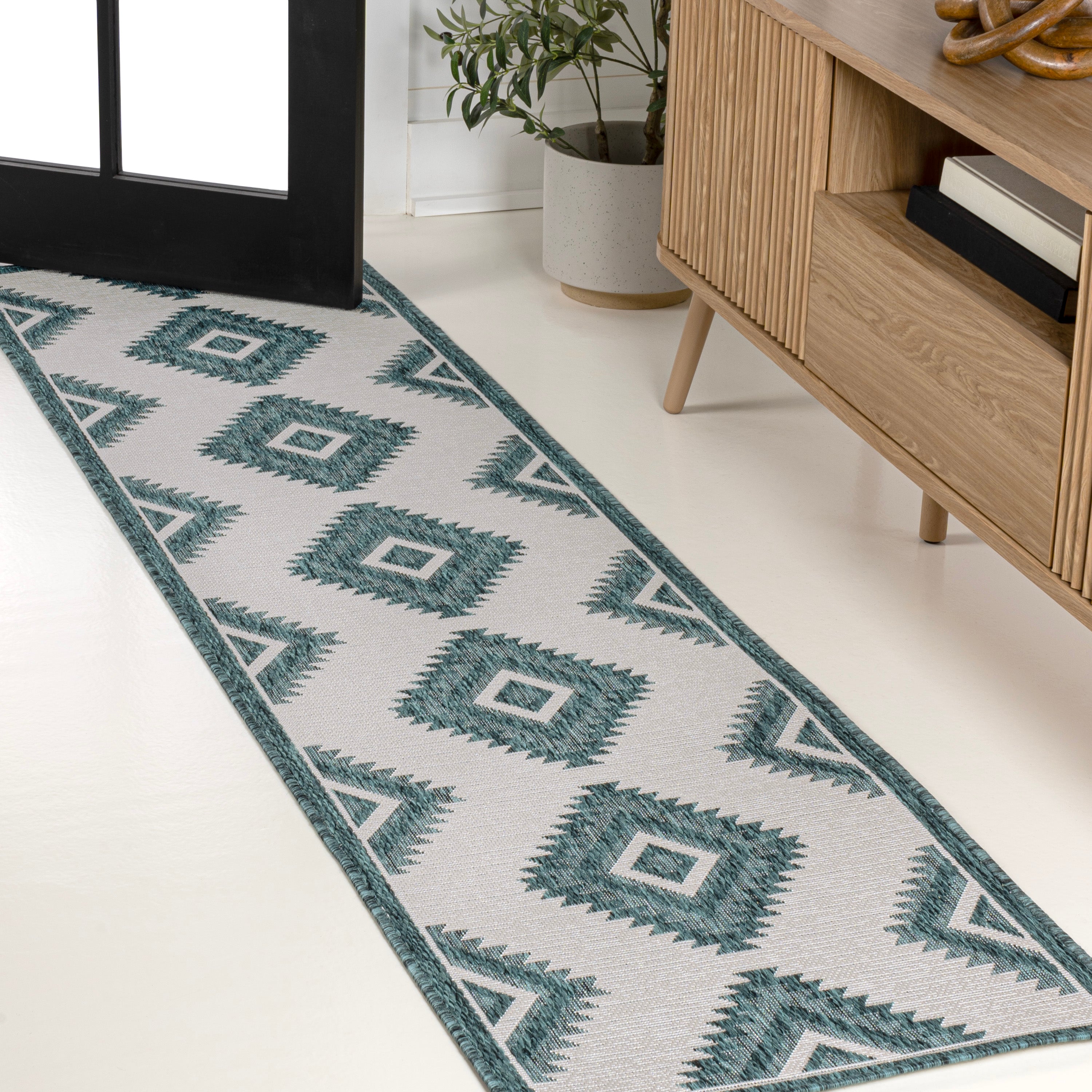 Lior Geometric Moroccan Diamond Indoor/Outdoor Runner Rug