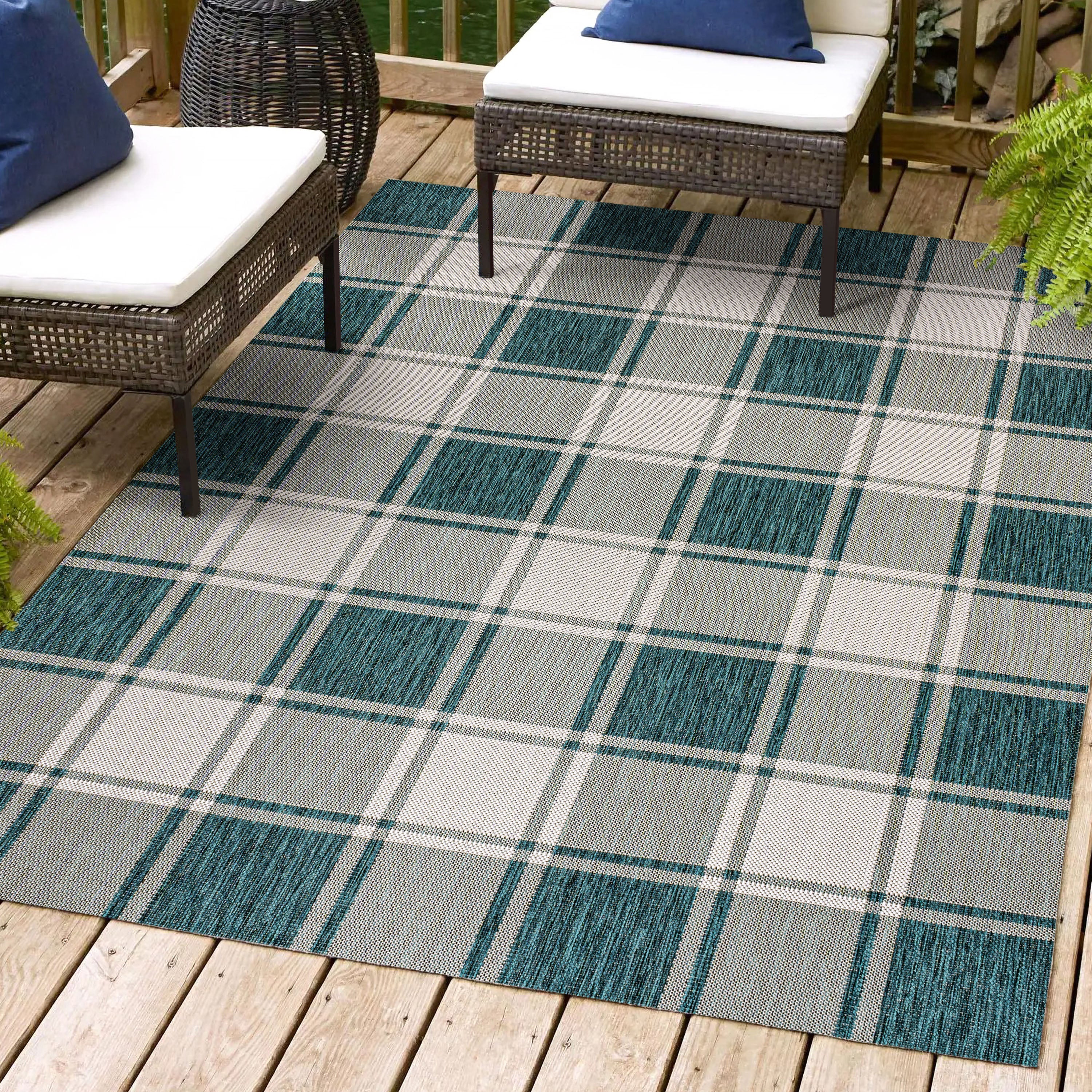 Sabine Traditional Farmhouse Bold Gingham Indoor/Outdoor Area Rug