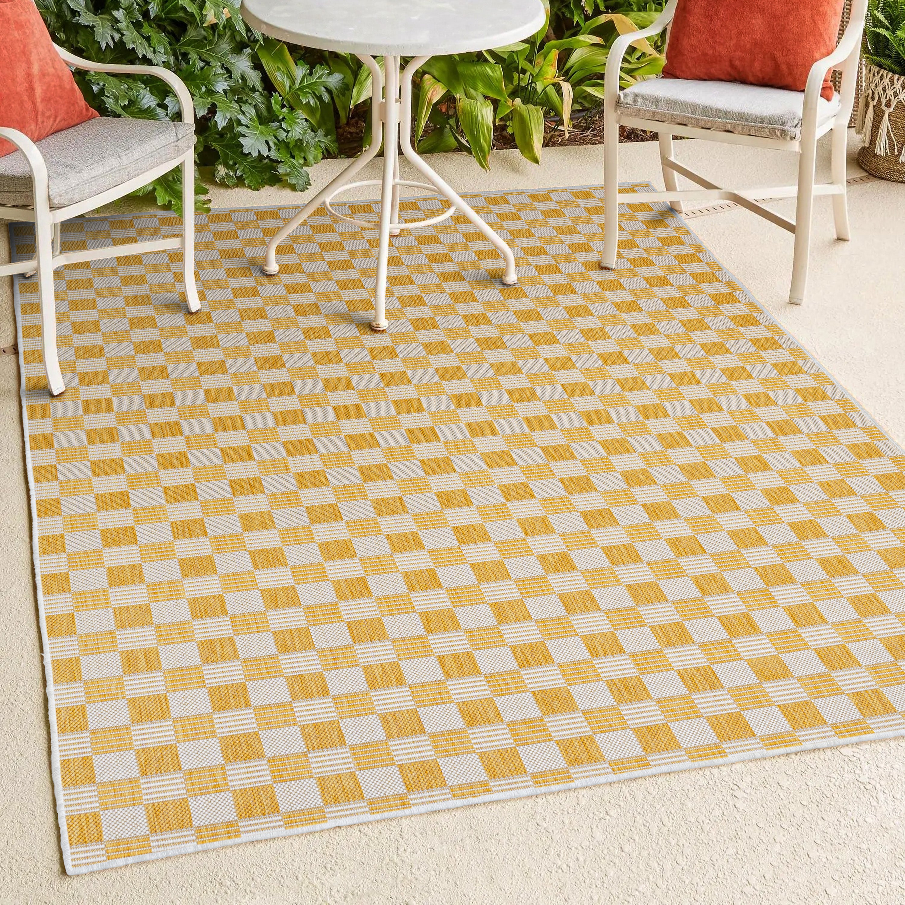 Aimee Traditional Cottage Chic Checkerboard Indoor/Outdoor Area Rug