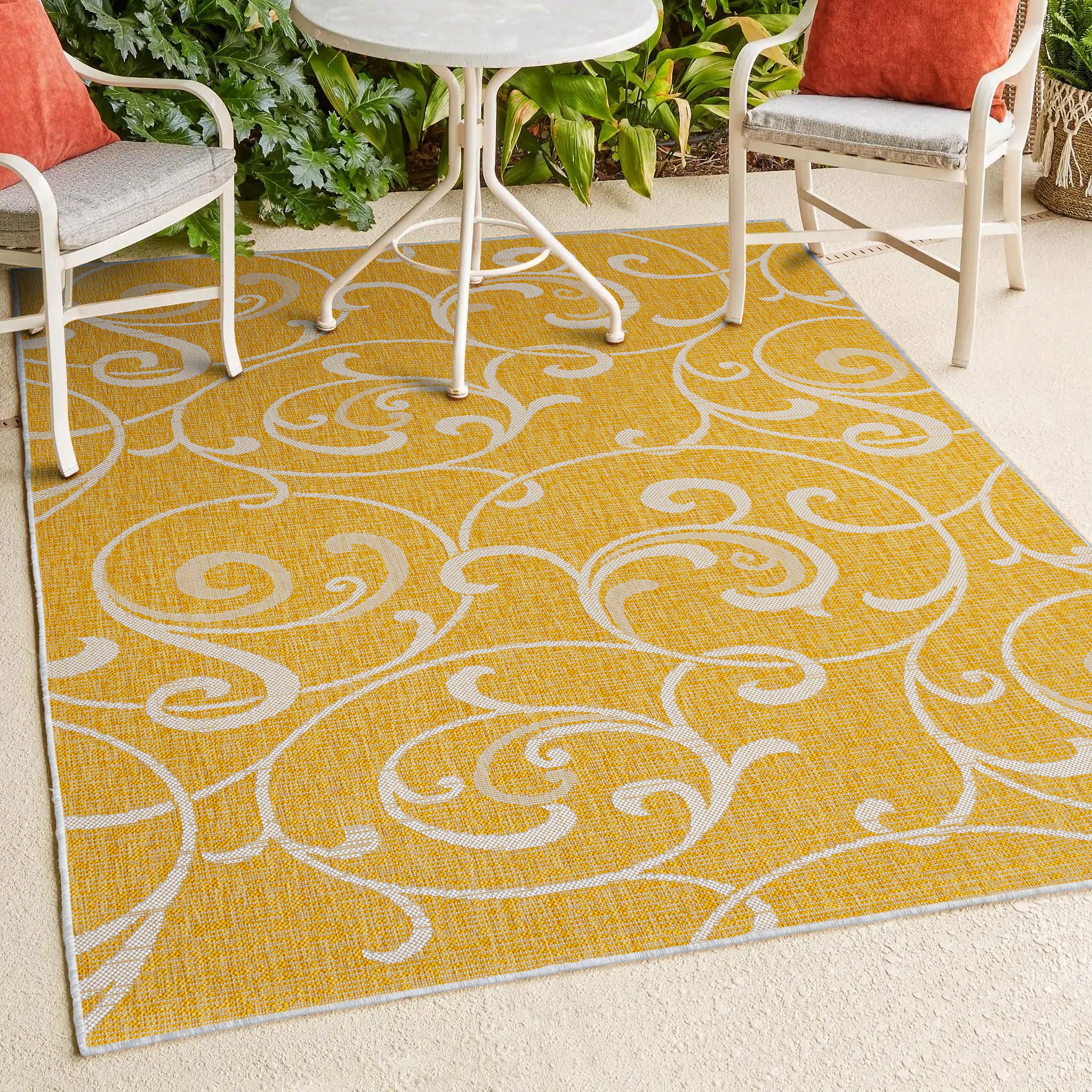 Maribel Traditional Classic Bold All-Over Scroll Indoor/Outdoor Area Rug