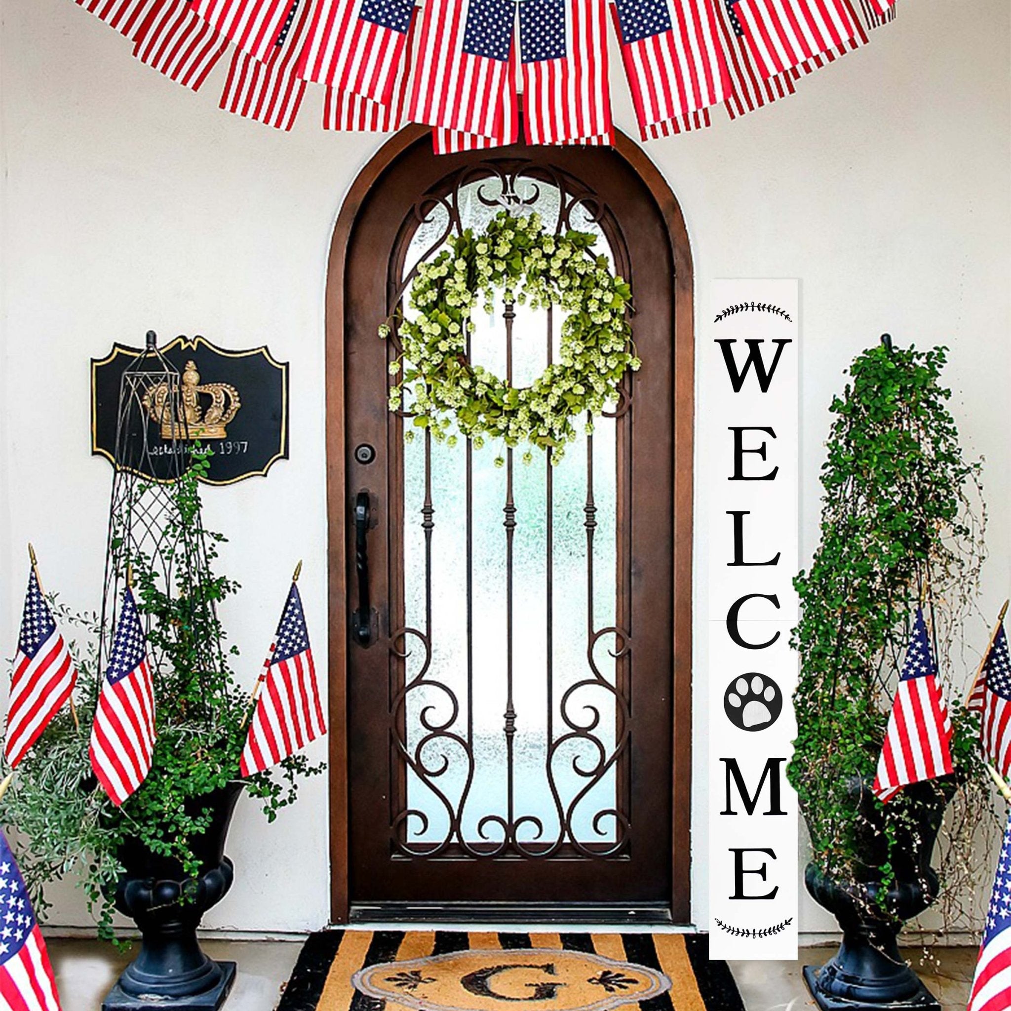 Animal Paw Welcome Sign / Color: White - Tuesday Morning - Front Porch Decor