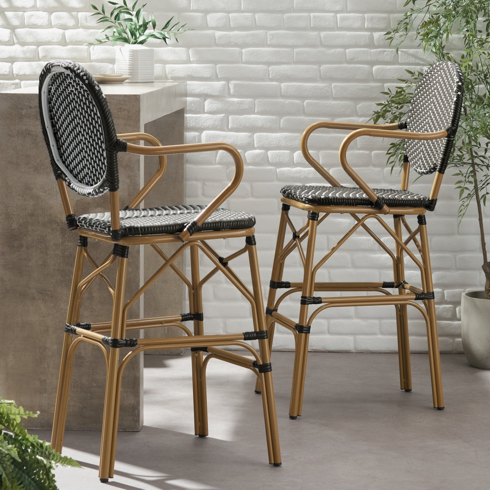 BARSTOOL - Tuesday Morning - Table & Bar Stools