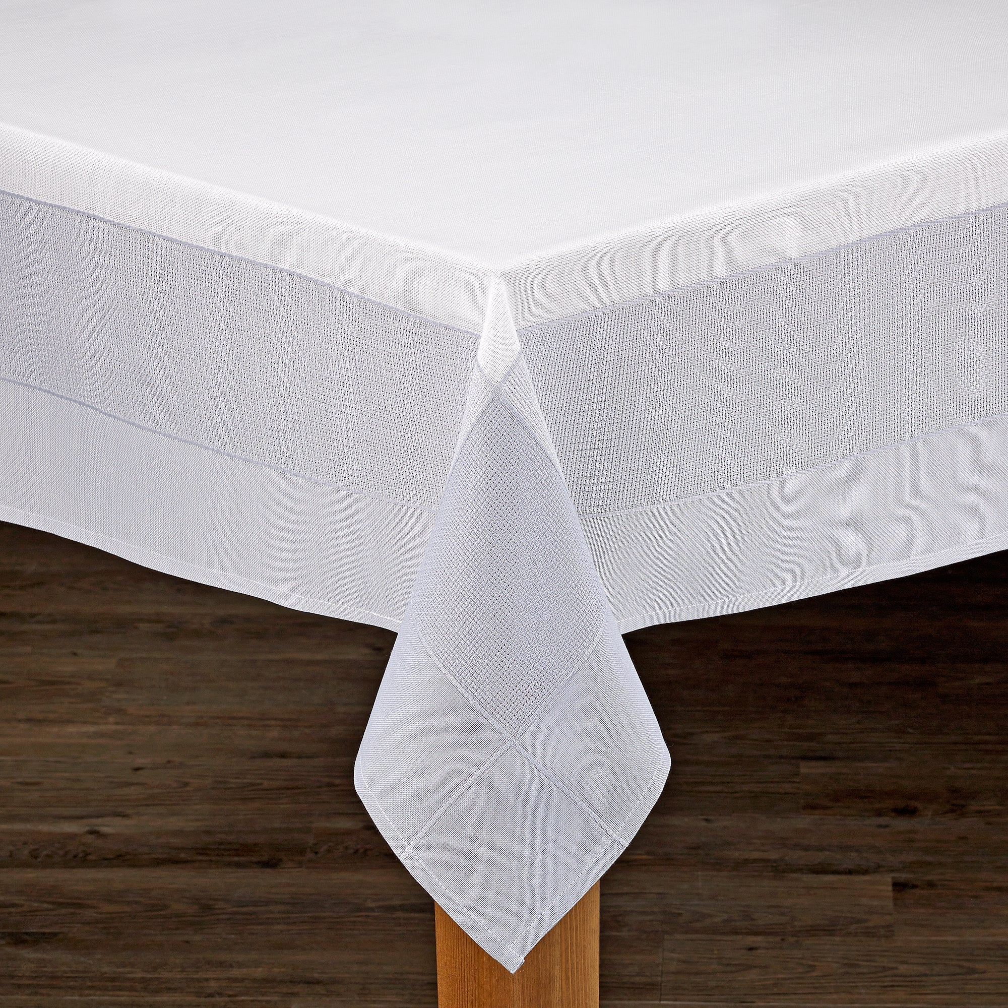 Bohemia 70% Cotton 30% Polyester Tablecloth - Tuesday Morning - Tablecloths