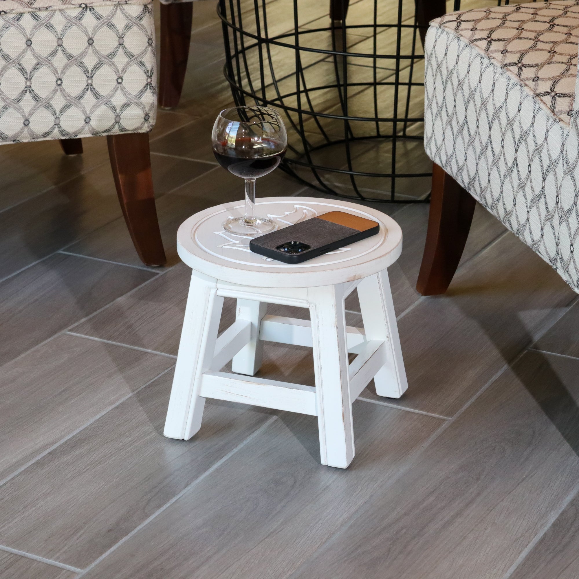 Carved Wooden Step Stool, Maple Leaf, Antique White - Tuesday Morning - Table & Bar Stools