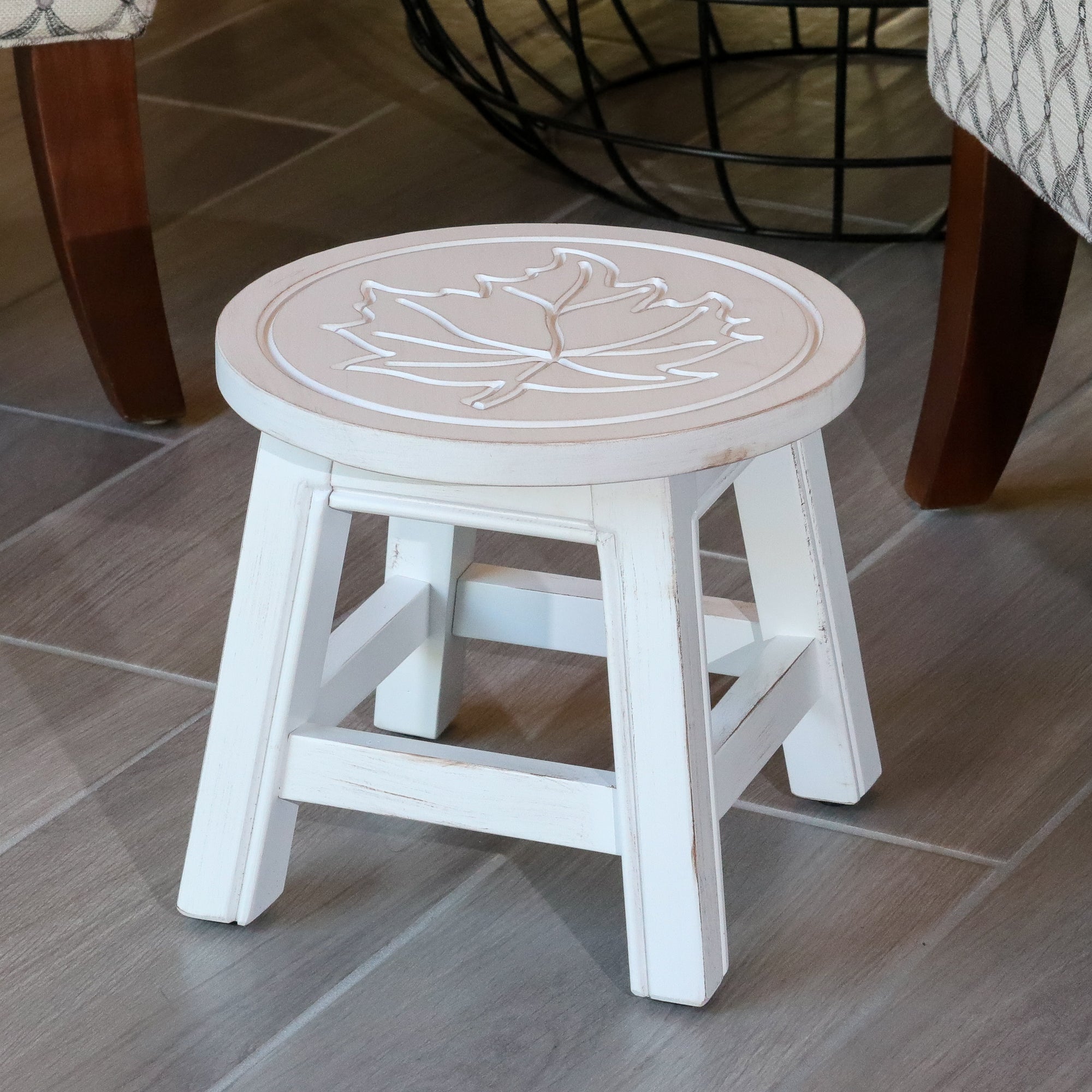 Carved Wooden Step Stool, Maple Leaf, Antique White - Tuesday Morning - Table & Bar Stools