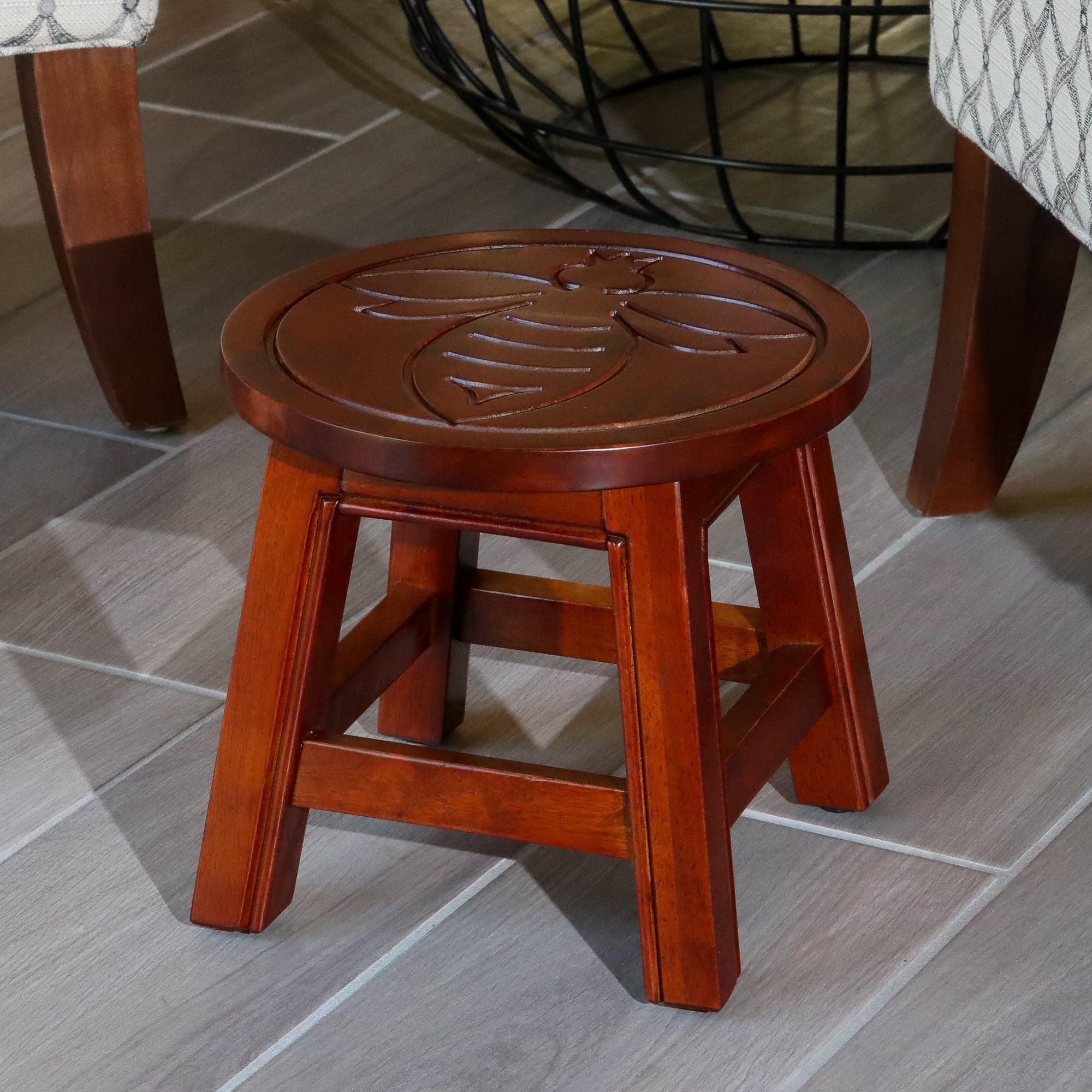 Carved Wooden Step Stool, Queen Bee, Cherry - Tuesday Morning - Table & Bar Stools